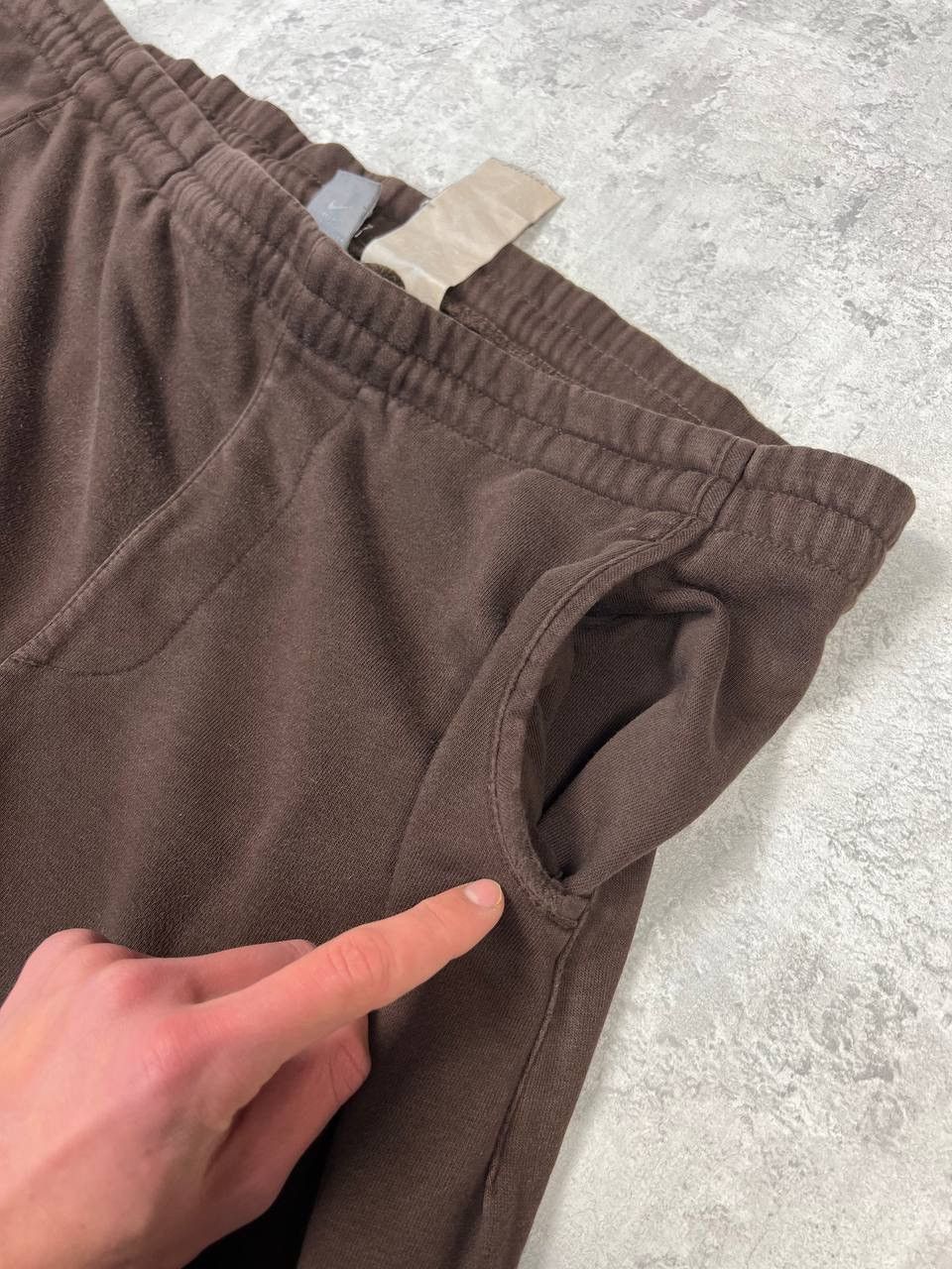 Nike Vintage Nike Y2K Brown Baggy Sweatpants Size XL Size US 37 - 17 Thumbnail