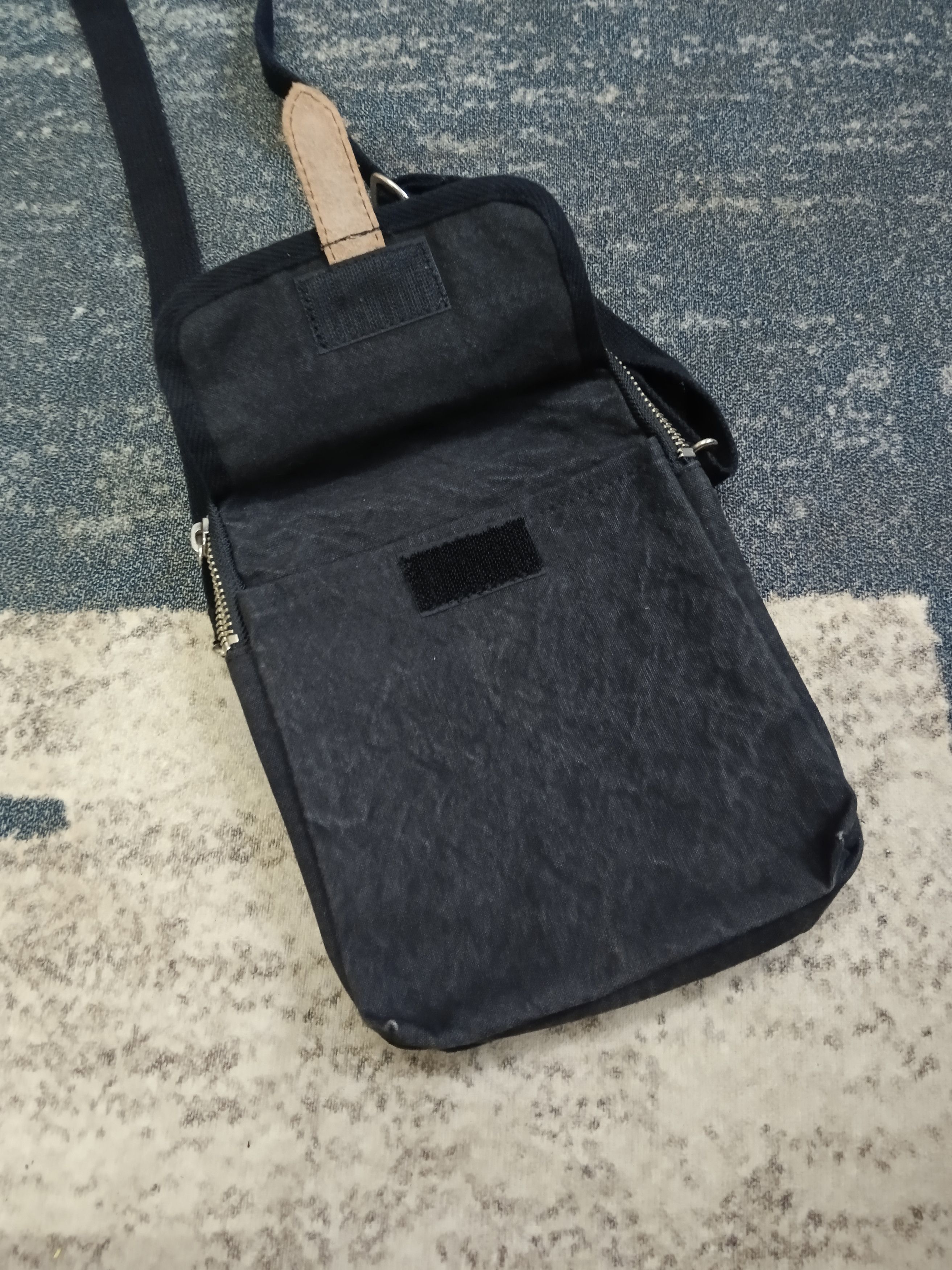 Canvas HARD CANVAS FADE BLACK SLING/CROSSBODY BAG Size ONE SIZE - 4 Thumbnail