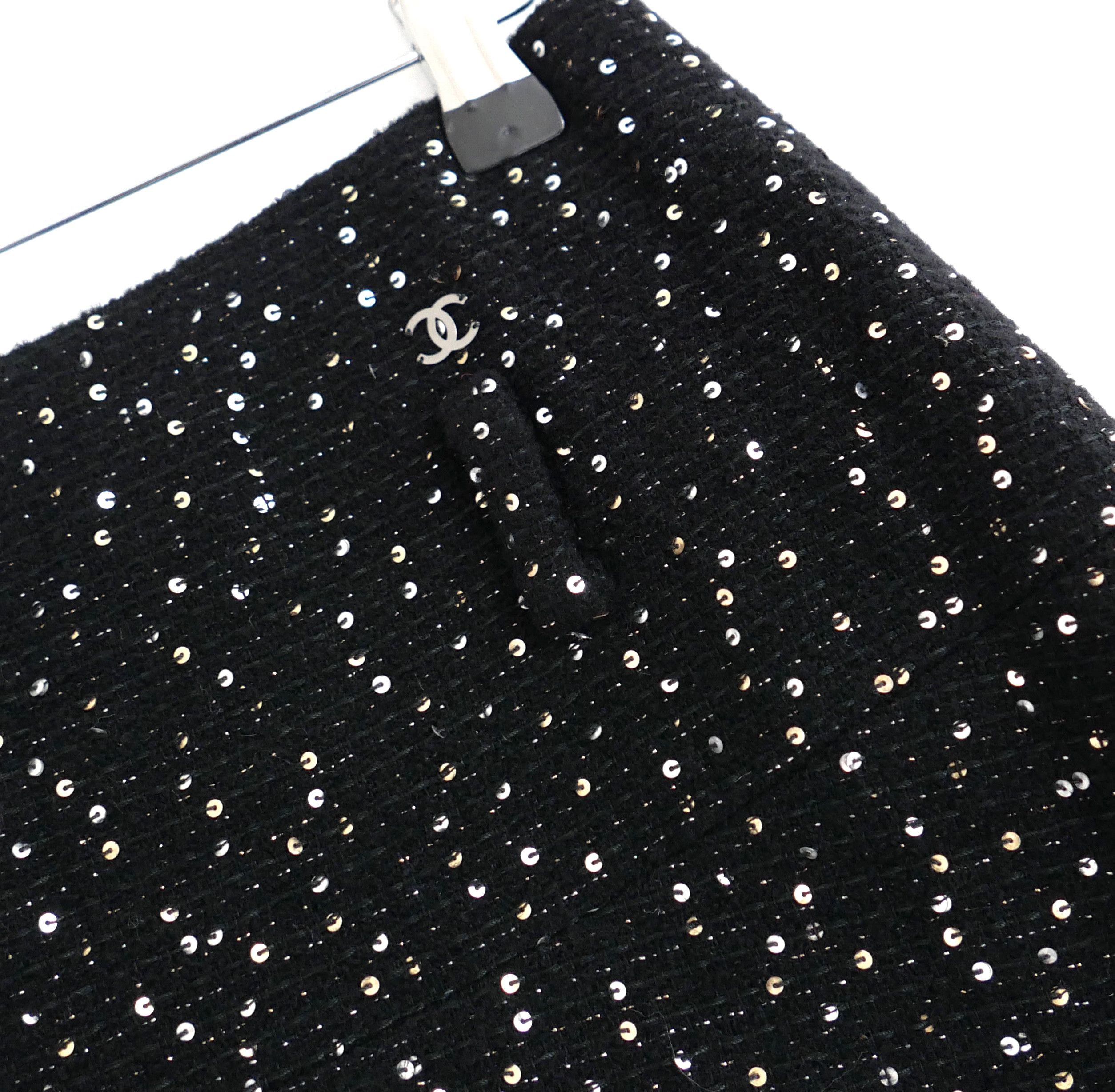 Chanel Chanel Fall 2002 Sequin Tweed Flared Mini Skirt Size 27" / US 4 / IT 40 - 4 Thumbnail