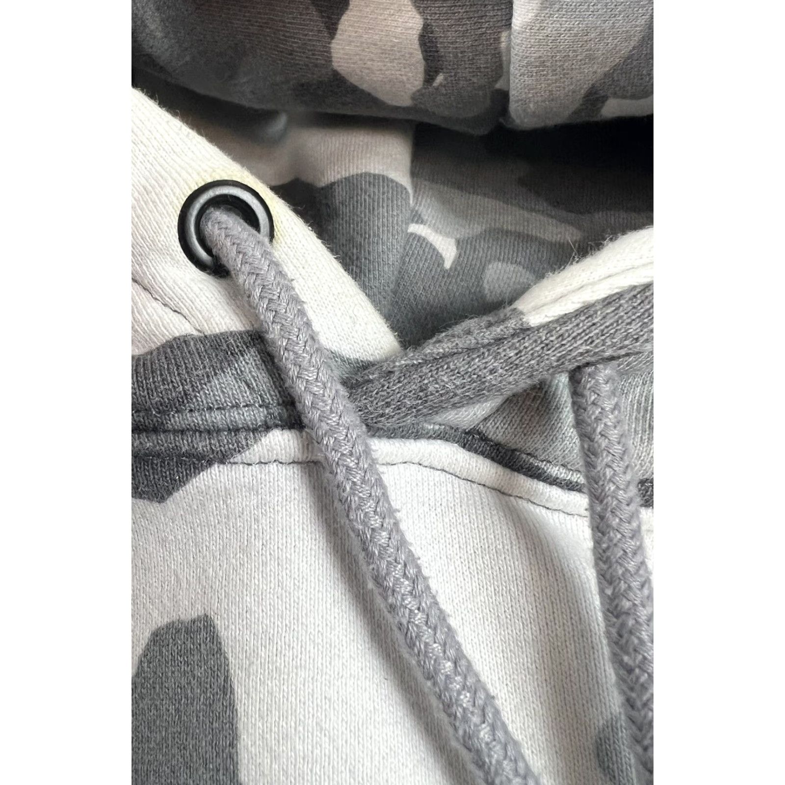 Champion VINTAGE Mens Champion Grey Camo Hoodie Pullover Sweatshirt Size S Gray Hooded Pockets Cotton Gym & Training Mens Size US S / EU 44-46 / 1 - 4 Thumbnail