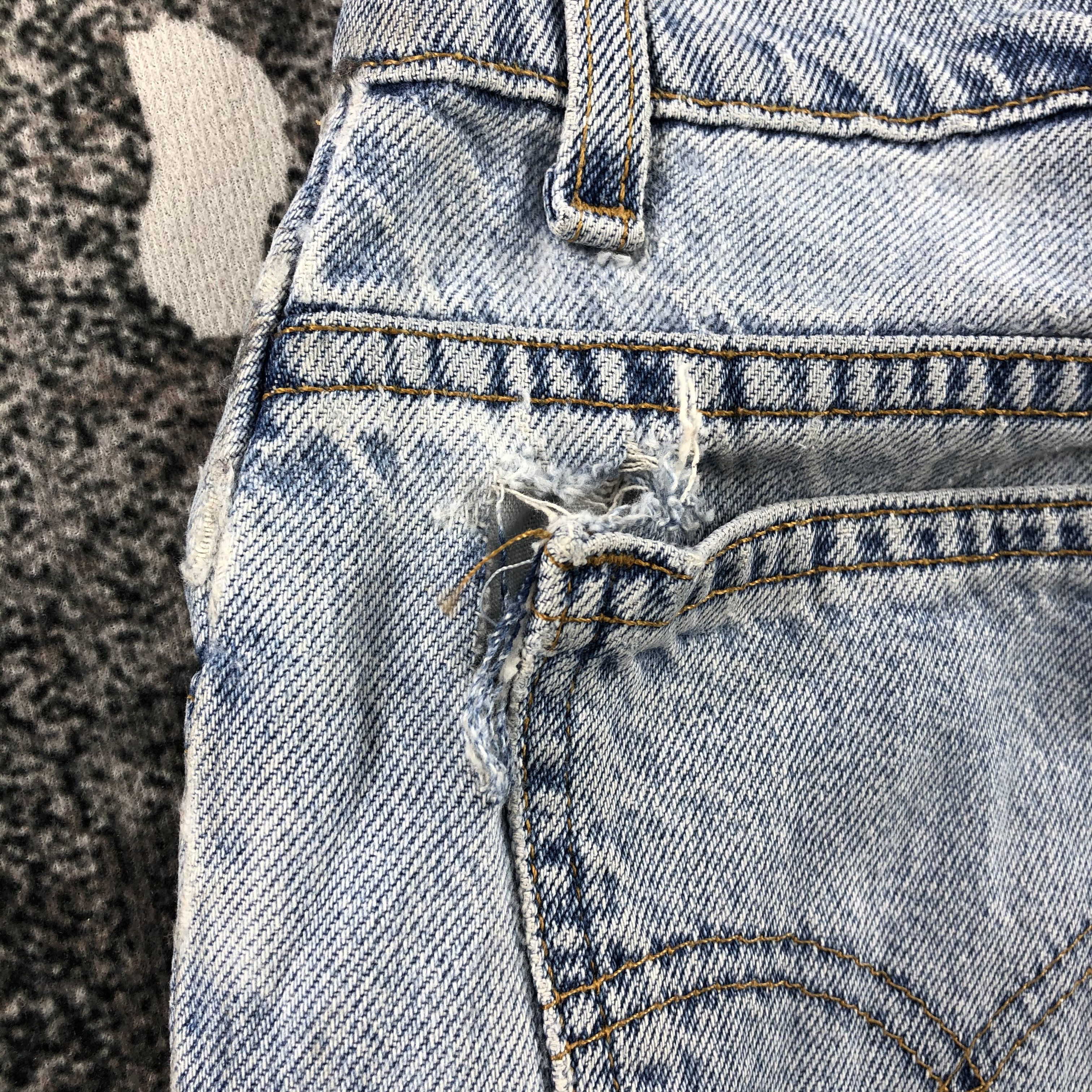 Levi's Vintage 90s Levi's 950 Jeans Medium Wash Denim KJ990 Size US 29 - 9 Thumbnail