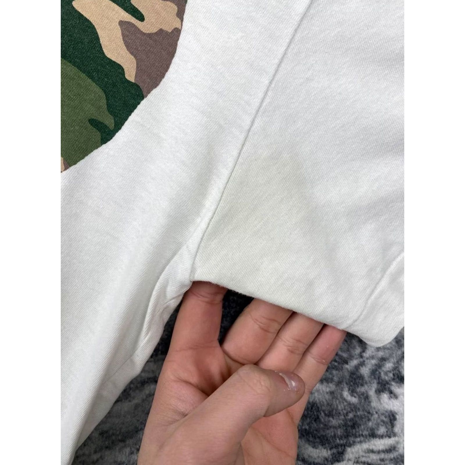 Comme des Garcons Girl Comme Des Garçons Play Camo Heart T-Shirt Men XL White Size US XL / EU 56 / 4 - 5 Thumbnail