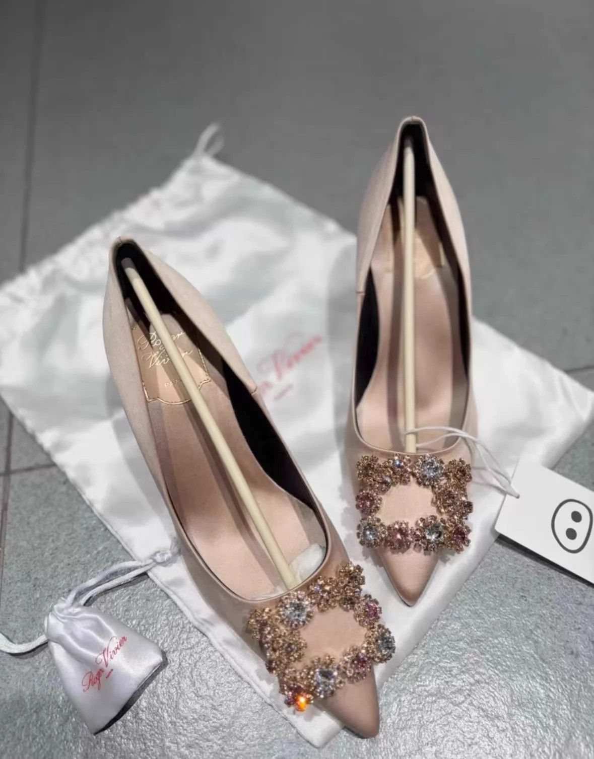 Roger Vivier RV Champagne Pointy Toe Crystal Buckle Pumps 37 EU Size US 6.5 / IT 36.5 - 3 Thumbnail