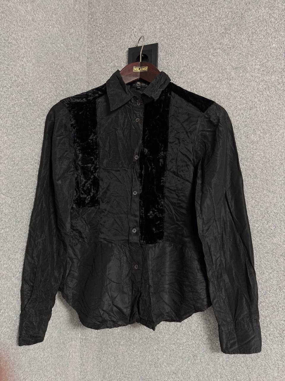 Etro black shirt from the Italian luxury brand Etro Milano Size M / US 6-8 / IT 42-44 - 1 Thumbnail
