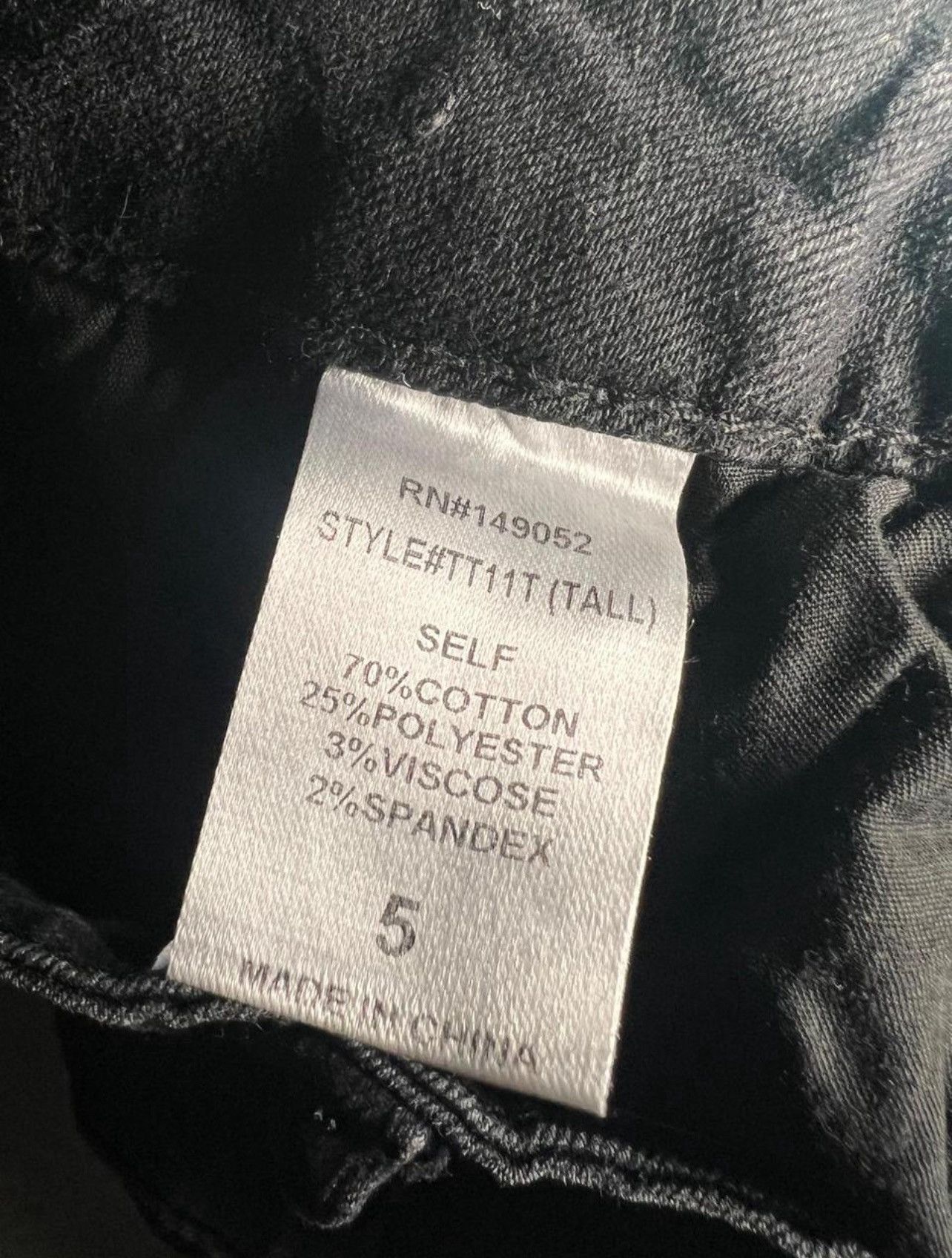 Fashion Nova Fashion Nova black cargo pants with multiple utility pockets Size 26" / US 2 / IT 38 - 5 Thumbnail