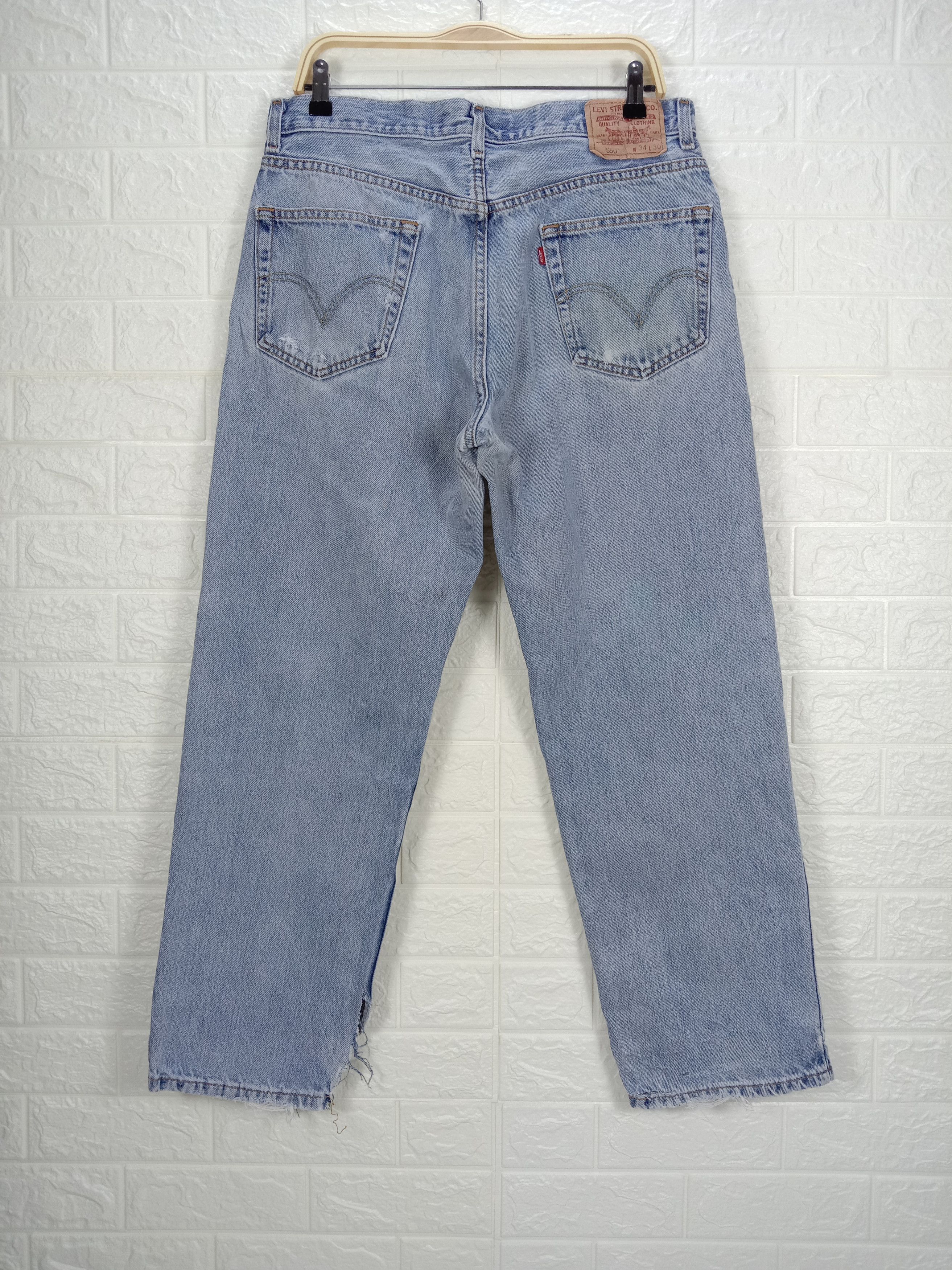 Levi's Vintage Levi's 550 Jeans Light Wash Distressed Denim Size US 34 / EU 50 - 5 Thumbnail