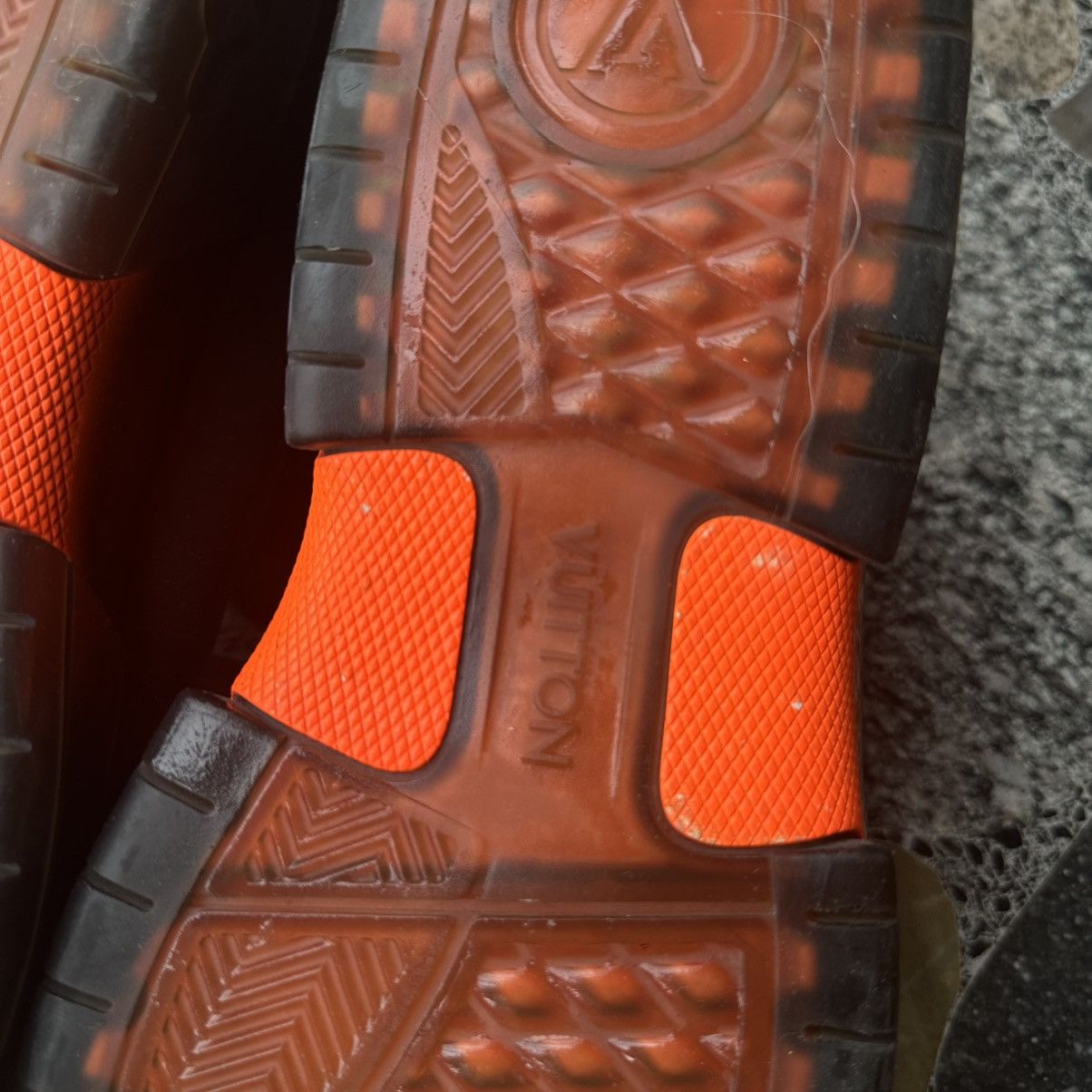 Louis Vuitton Louis Vuitton Lucien Clarke «a view» sneaker Size US 11 / EU 44 - 10 Thumbnail