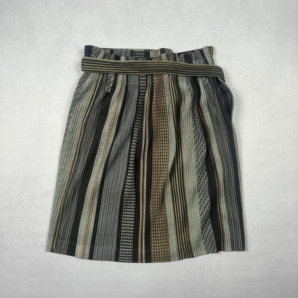 Homme Plisse Issey Miyake FW18 Stripe Patchwork Midi Pleated Skirt Size US 33 - 2 Thumbnail