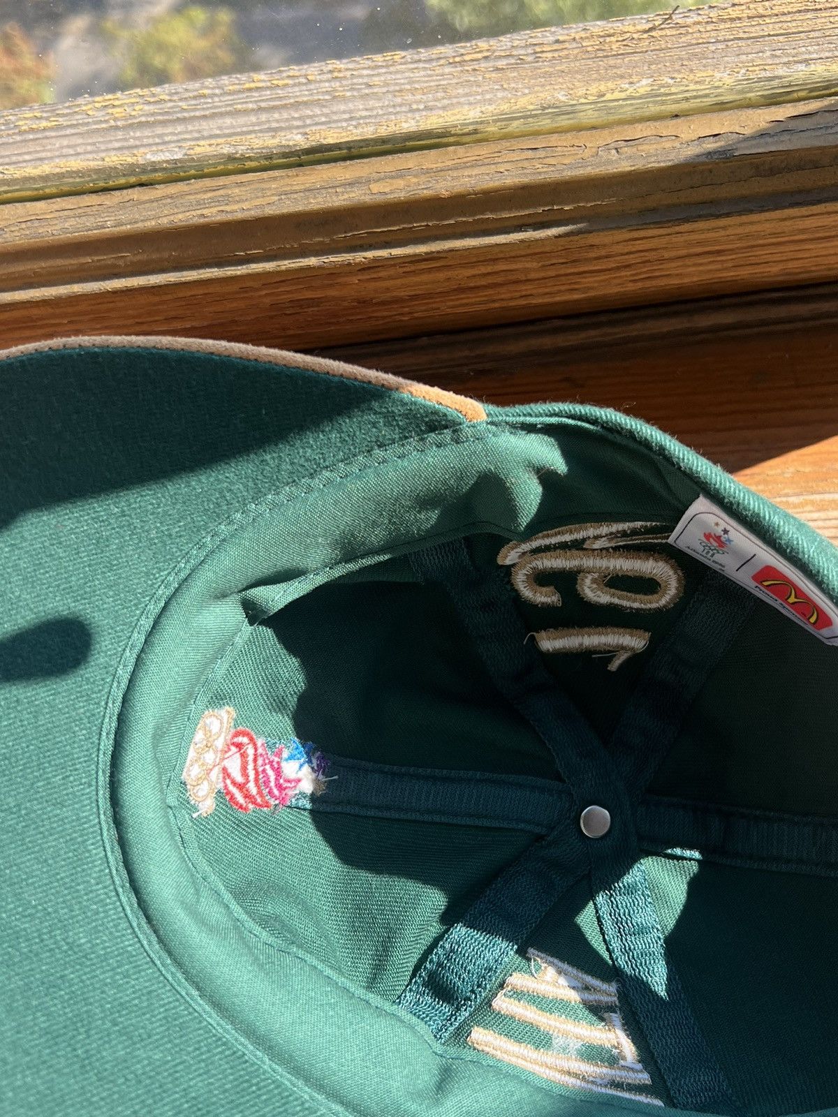 Vintage Vintage Atlanta 1996 Embroidered Cap Size ONE SIZE - 19 Thumbnail