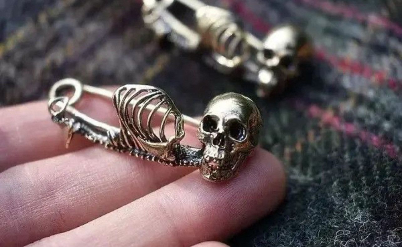 Jewelry 2Pcs / Set Gothic Skull Safety Brooches Size ONE SIZE - 3 Thumbnail