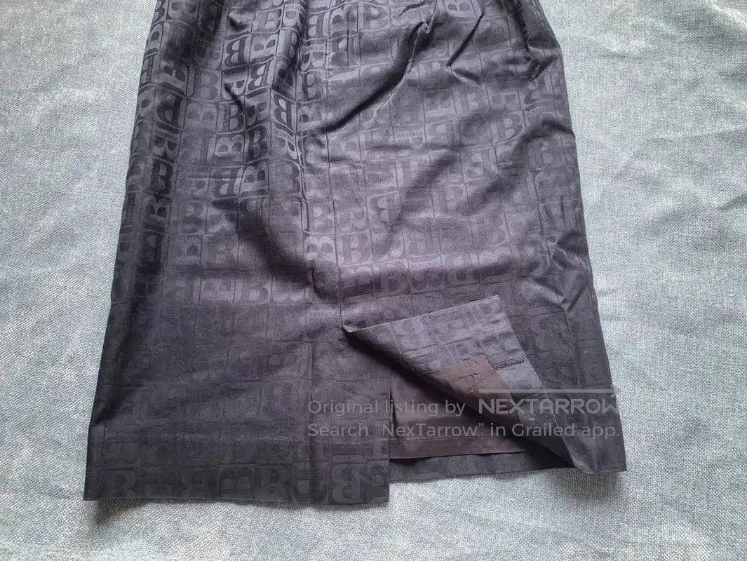 Burberry Burberry Black Cotton Women's Midi Skirt. Size 26" / US 2 / IT 38 - 4 Thumbnail