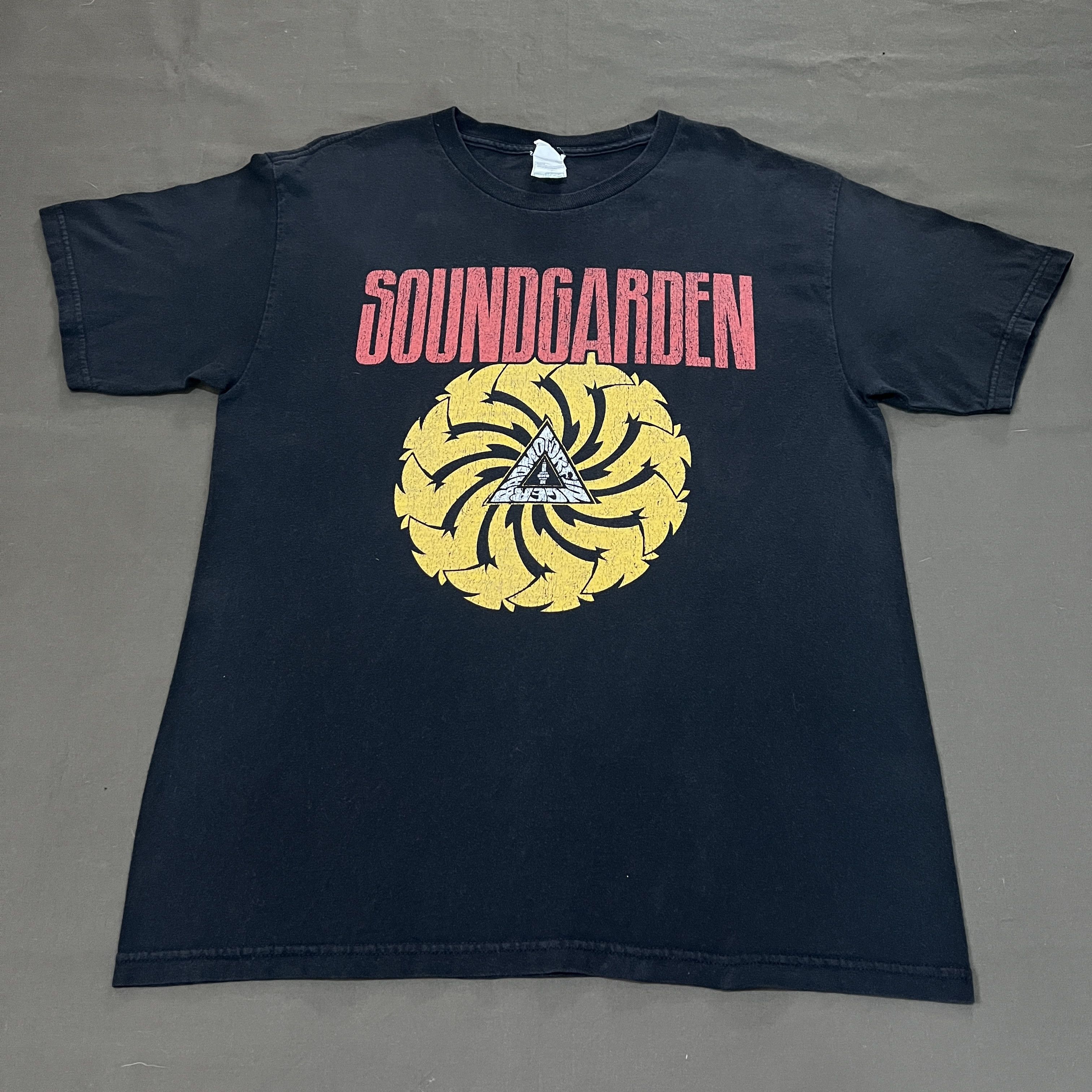 Band Tees Vintage Y2K Soundgarden Tour Tee Grunge Alternative rock Size US L / EU 52-54 / 3 - 1 Thumbnail