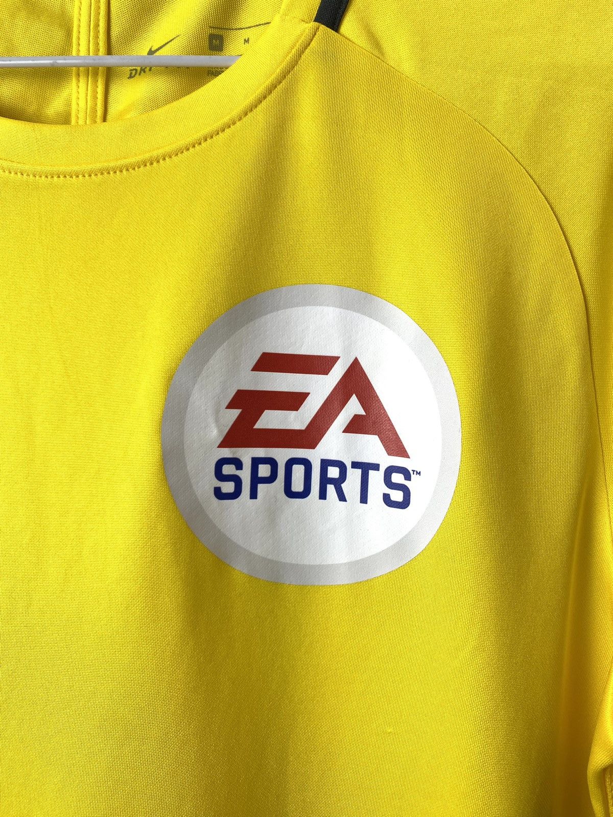 Nike Nike x EA Sports Soccer Jersey T Shirt Game Cyber Size US M / EU 48-50 / 2 - 3 Thumbnail
