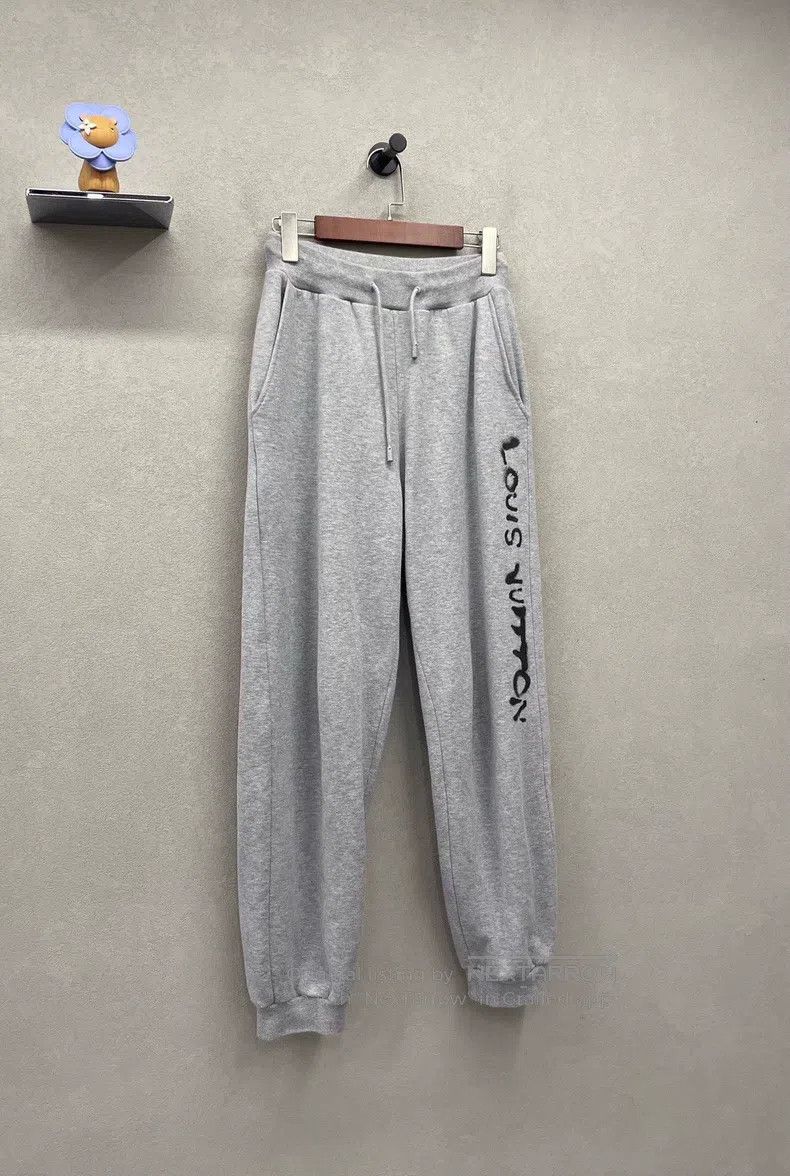 Louis Vuitton Louis Vuitton size xs Gray drawstring sweatpants Size US 28 / EU 44 - 3 Thumbnail