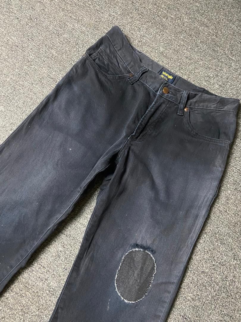 Wrangler Wrangler Regular Cut Jeans with Patches (175) Size US 30 / EU 46 - 10 Thumbnail