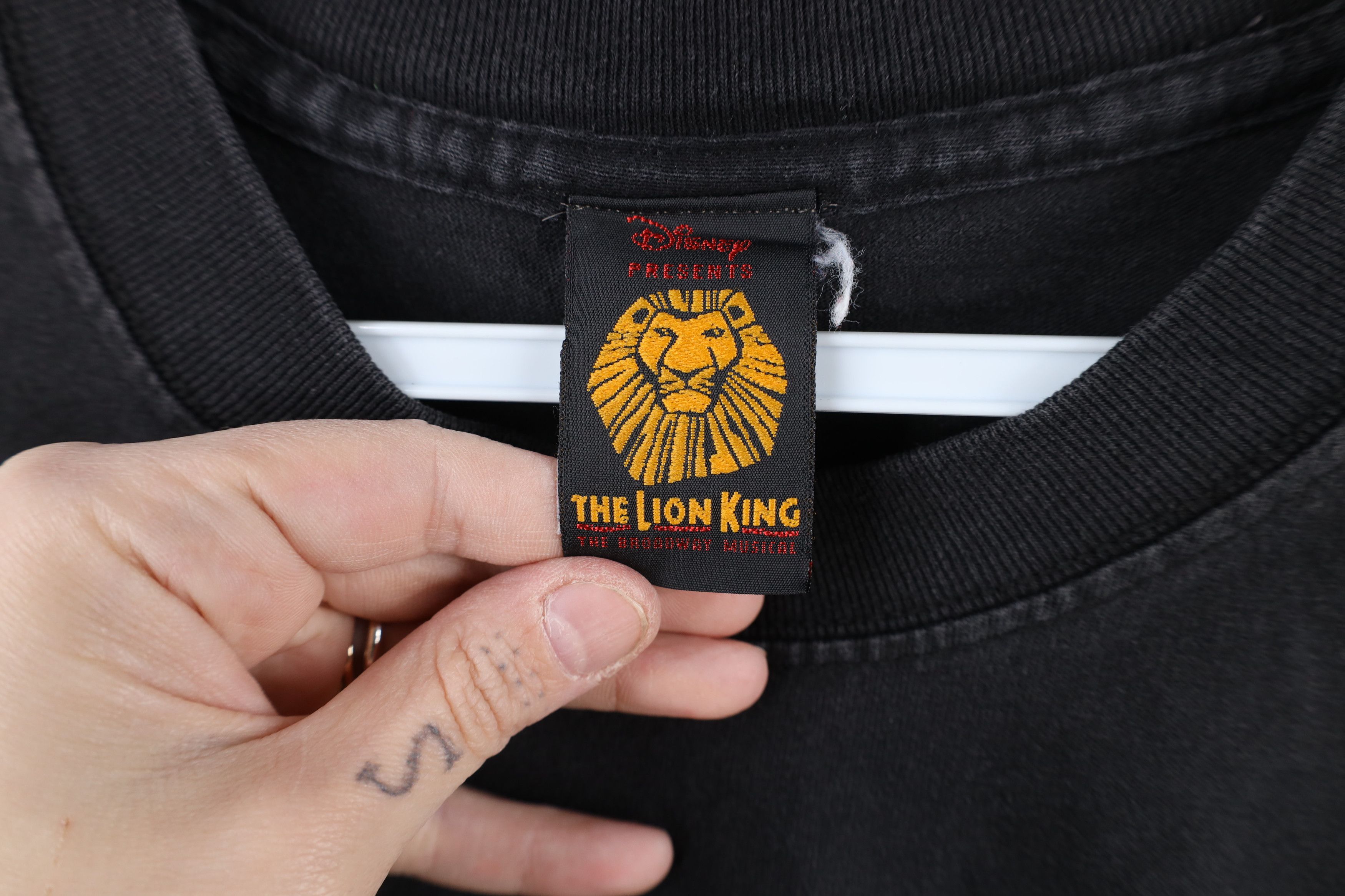Disney × Vintage Vintage Disney Spell Out The Lion King Musical T-Shirt USA Size US L / EU 52-54 / 3 - 8 Thumbnail