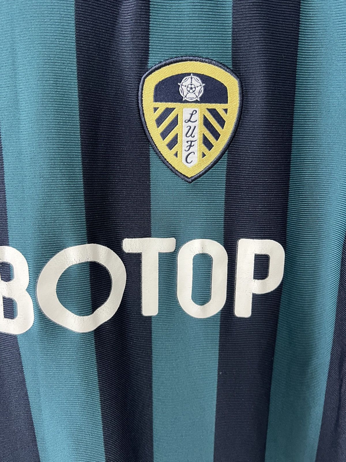 Adidas Leeds United 2020/21 Away Football Shirt Jersey Adidas M Size US M / EU 48-50 / 2 - 14 Thumbnail