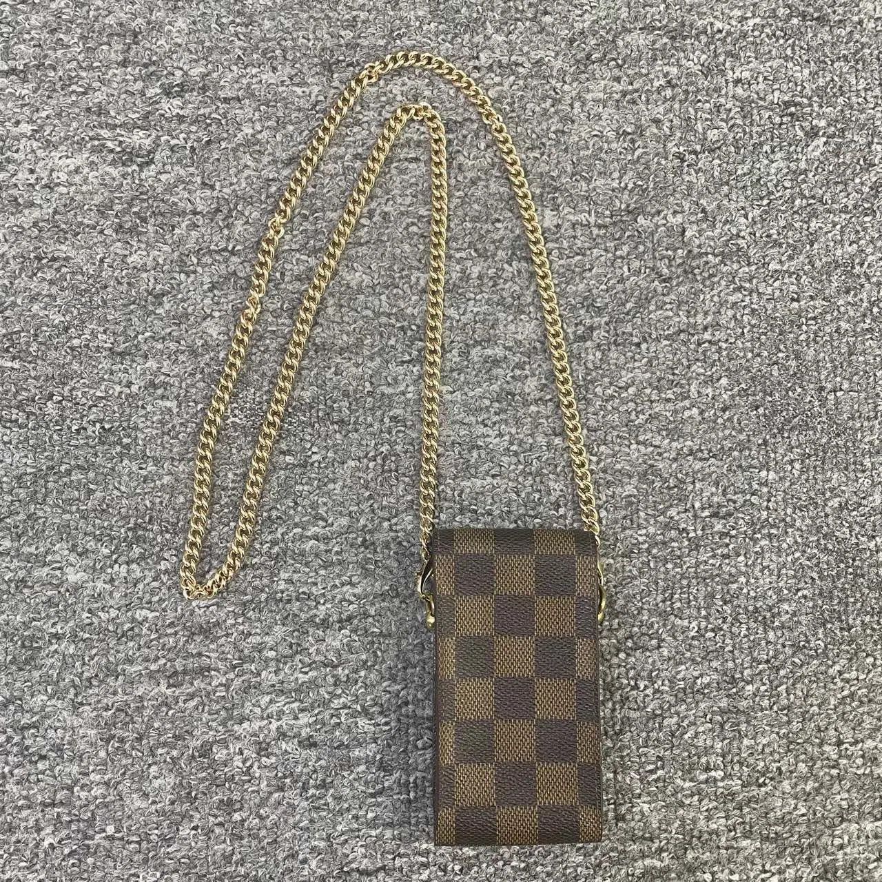 Louis Vuitton Louis Vuitton Classic Checker Chain Bag. Size ONE SIZE - 2 Thumbnail