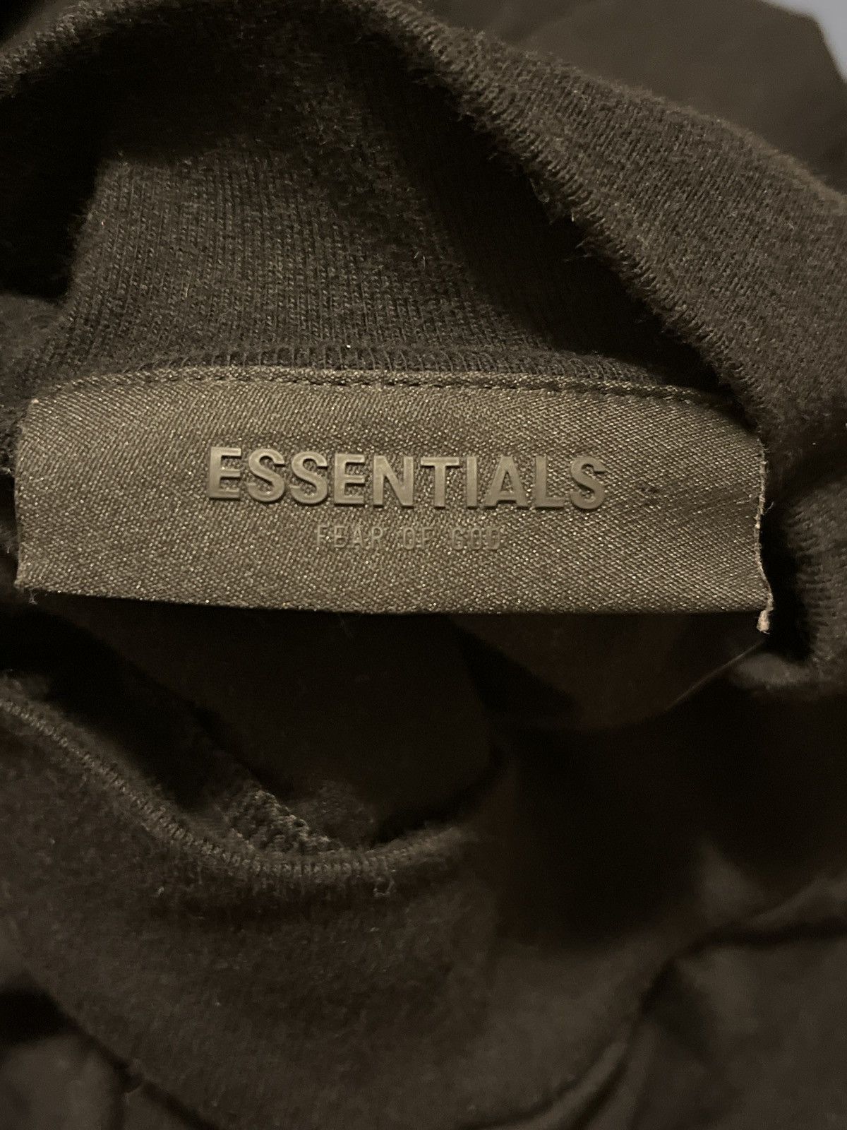 Essentials × Fear of God Oversized Fear of God Essentials Mockneck Longsleeve size XL Size US XL / EU 56 / 4 - 5 Thumbnail