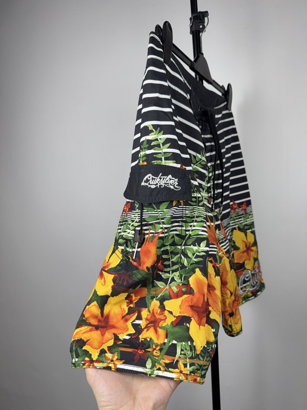 Quiksilver 00s Quiksilver Tropical Floral Surf Board Shorts Size 34 Size US 34 / EU 50 - 3 Thumbnail