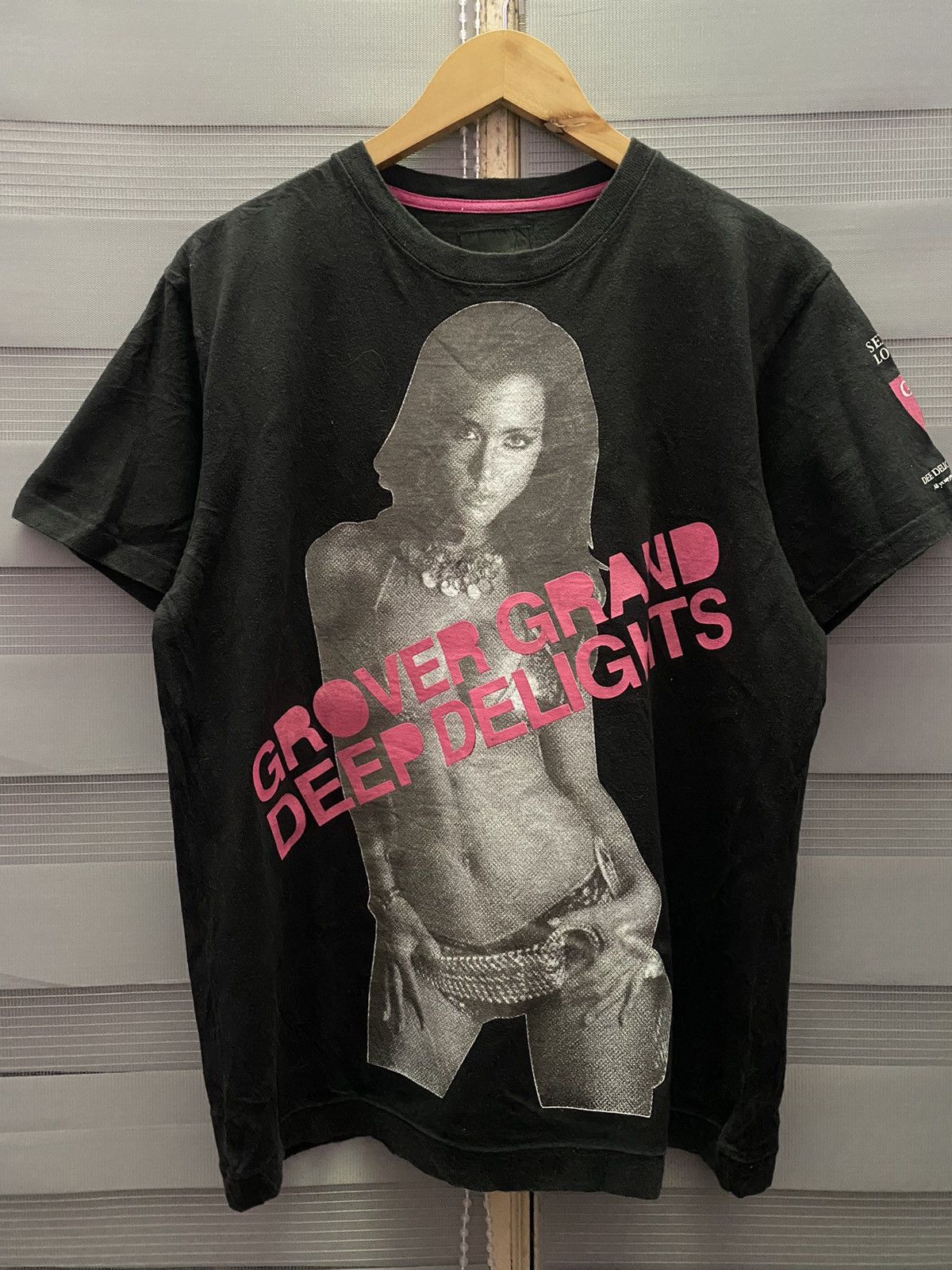 Japanese Brand Graphic Tee Sexy Girl GROOVE GRAND Graphic All over TShirt Size US M / EU 48-50 / 2 - 1 Thumbnail