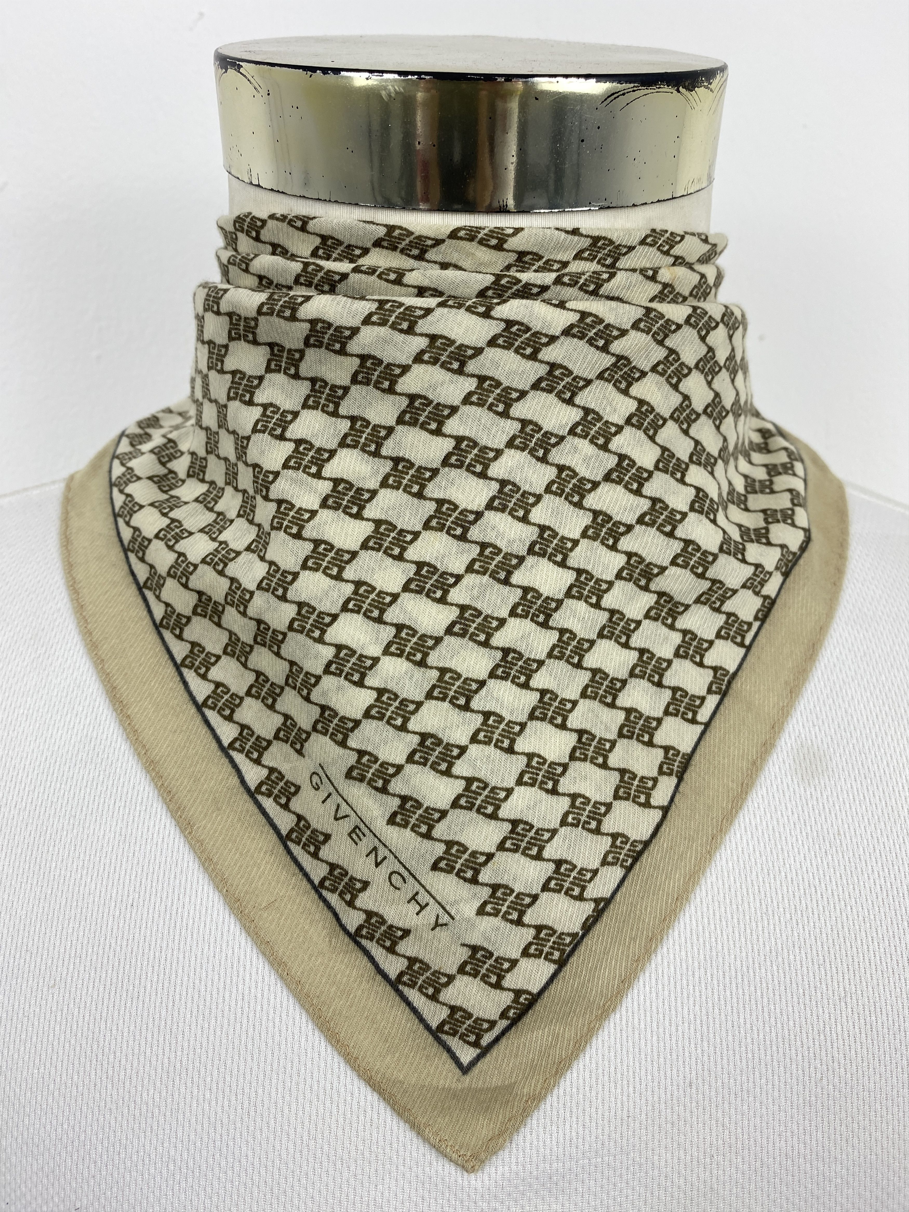Givenchy Vintage Givenchy Handkerchief / Neckerchief KT0289 Size ONE SIZE - 1 Thumbnail