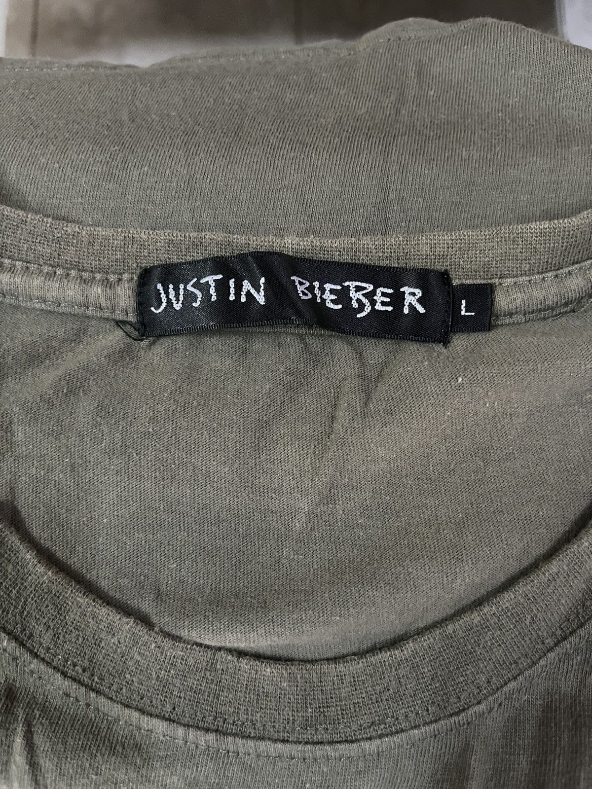Justin Bieber Justin bieber Size US M / EU 48-50 / 2 - 9 Thumbnail