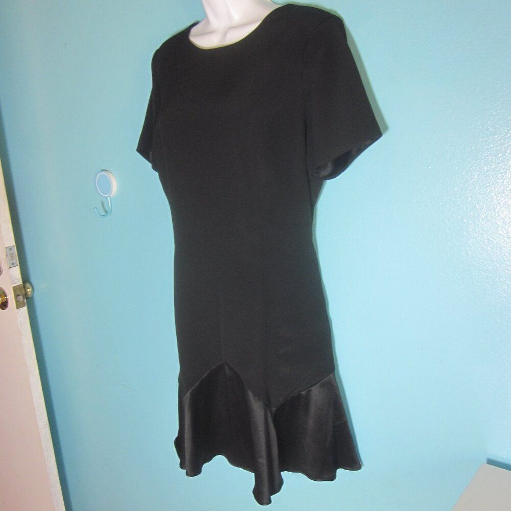 Vintage VINTAGE Jessica McClintock Black Mini Dress with Ruffle Hem Size L / US 10 / IT 46 - 1 Thumbnail