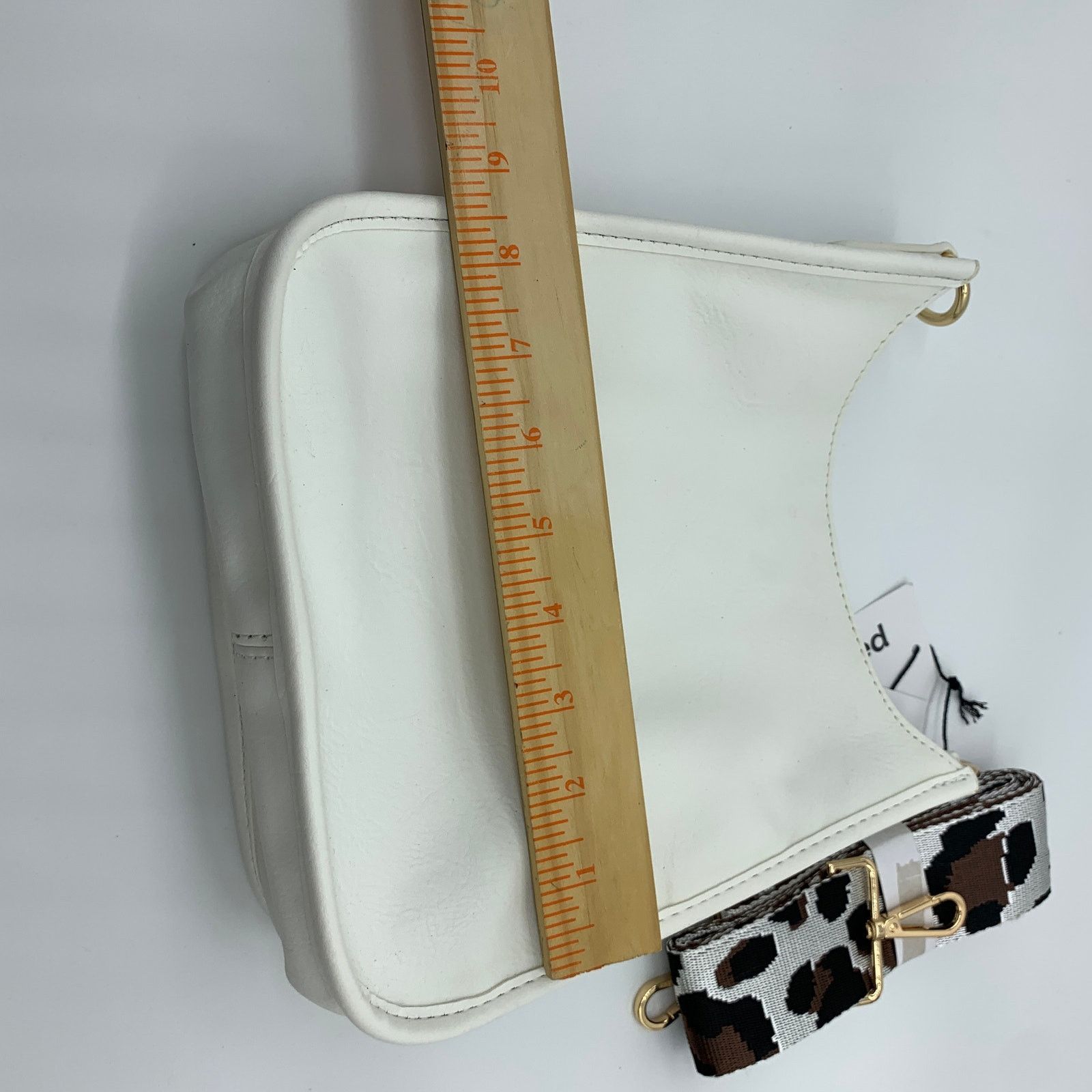 Other AHDORNED Medium White Faux Leather Crossbody Purse Size ONE SIZE - 5 Thumbnail