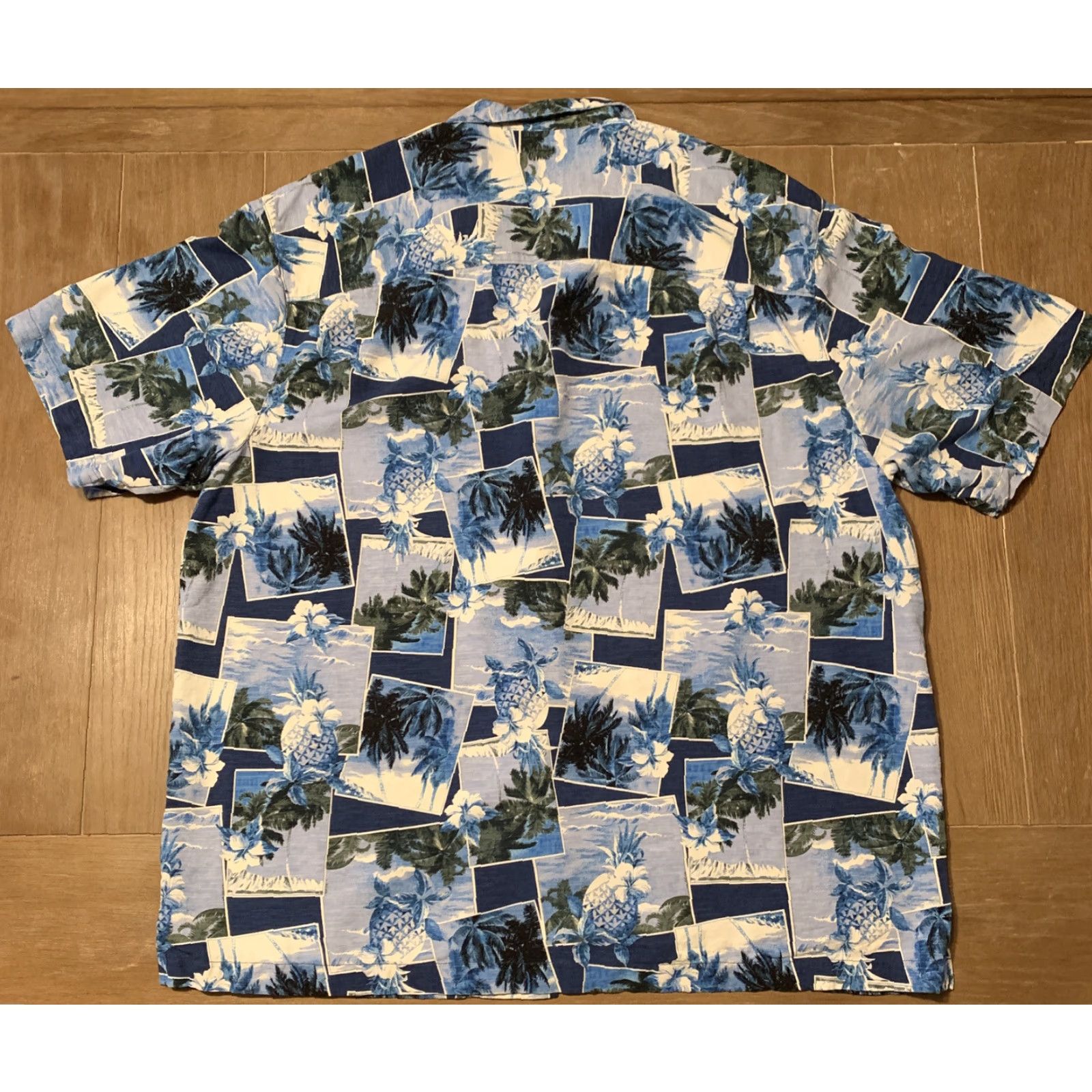 Tommy Bahama VINTAGE Paradise Collection Tommy Bahama Hawaiian Silk Shirt Blue Pineapple XL Mens Short Sleeve 100% Silk Size US XL / EU 56 / 4 - 5 Thumbnail
