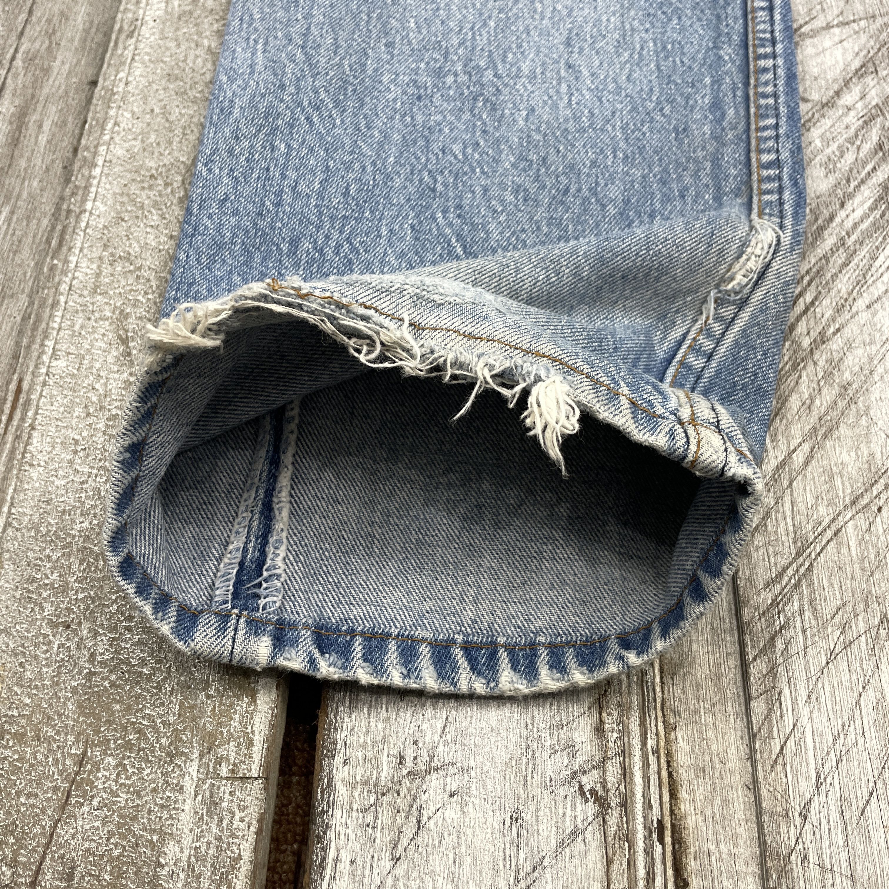 Japanese Brand × Levi's × Vintage Vintage Levi's 501 Distressed Light Wash Jeans -wc293 Size US 33 - 6 Thumbnail