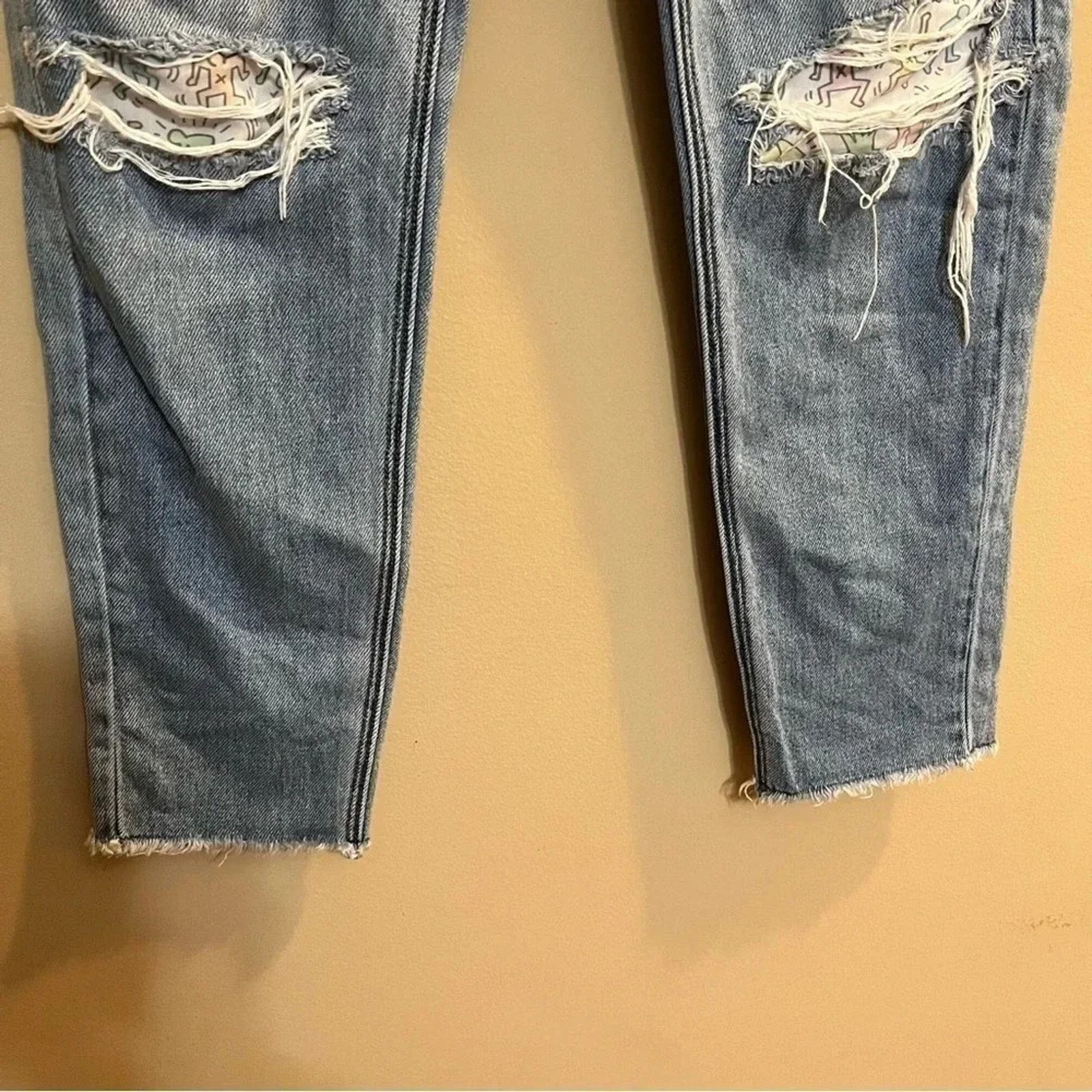 American Eagle Outfitters American Eagle X Keith Haring RARE Distressed Ripped Jeans Size 25" / US 0 / IT 36 - 7 Thumbnail