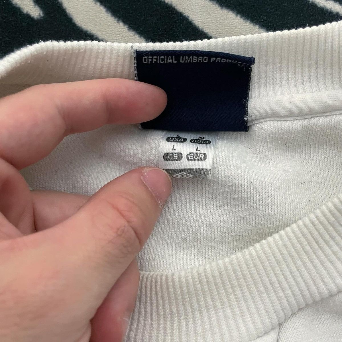 Umbro × Vintage Vintage 90s Umbro Embroidery Logo Sweatshirt Japanese style Size US L / EU 52-54 / 3 - 4 Thumbnail