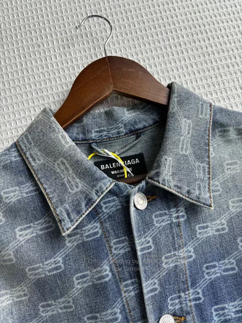 Balenciaga Balenciaga Fully Printed Denim Jacket Size US L / EU 52-54 / 3 - 3 Thumbnail