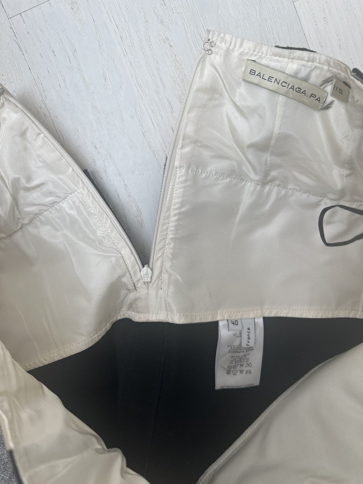 Balenciaga Balenciaga Vintage Runway Archive Skirt Size 28" / US 6 / IT 42 - 4 Thumbnail