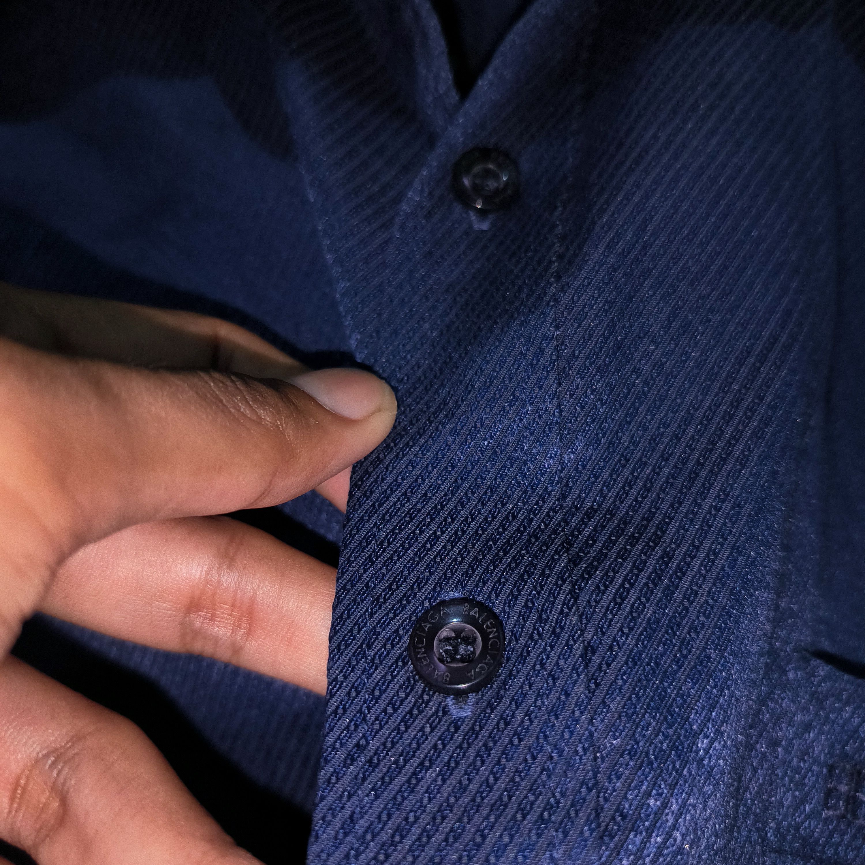 Balenciaga Balenciaga Glossy Shirts Size US L / EU 52-54 / 3 - 3 Thumbnail