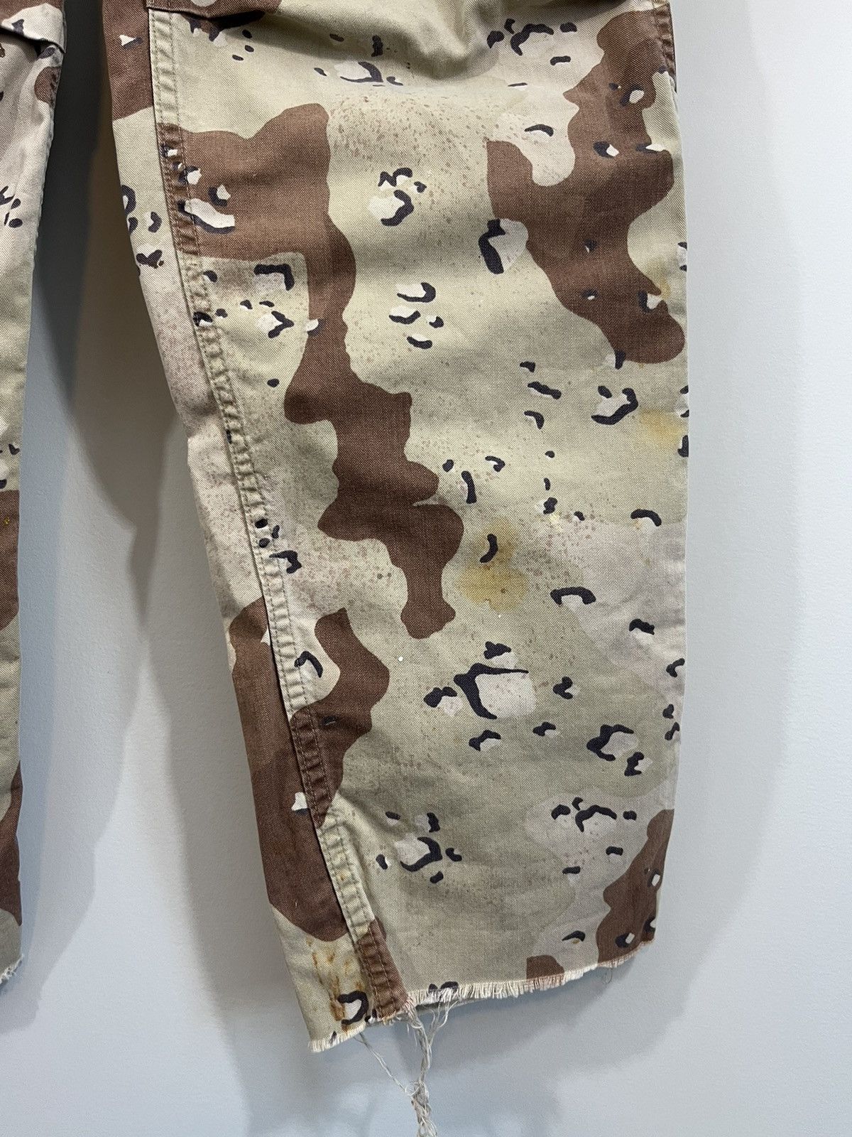 Vintage Thrashed Cut Off Raw Hem Desert Camo Cargo Military Pants Size US 36 / EU 52 - 10 Thumbnail