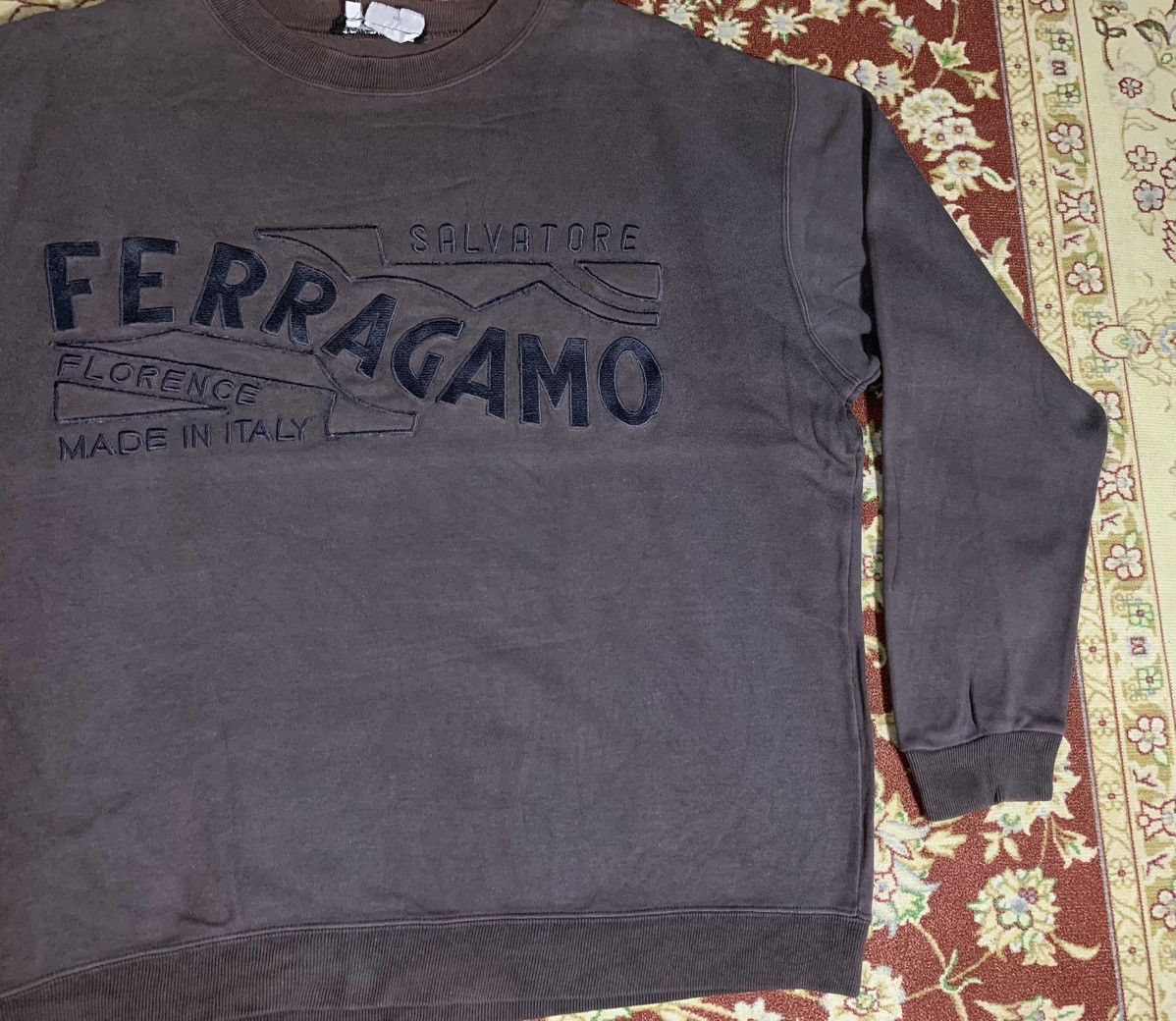 Salvatore Ferragamo × Vintage 90s SALVATORE FERRAGAMO EMBROIDERED LOGO SWEATSHIRT FADED Size US M / EU 48-50 / 2 - 4 Thumbnail