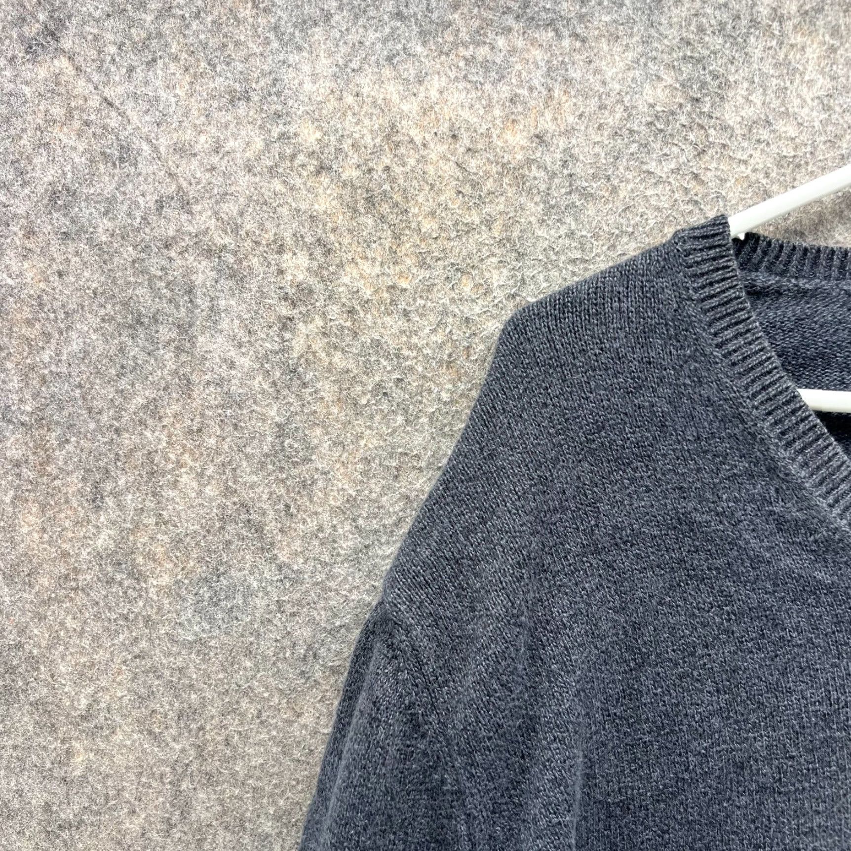 Brooks Brothers Brooks Brothers Sweater Men Large Adult Gray Pullover V-Neck Fleece Cotton Lux Size US L / EU 52-54 / 3 - 7 Thumbnail