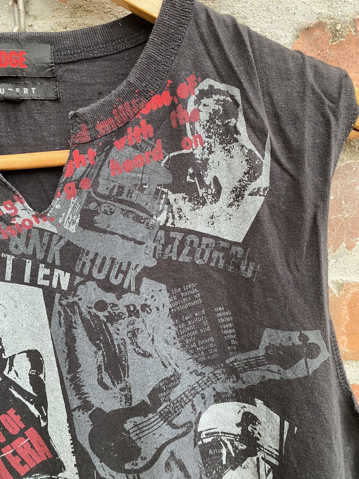 Obelisk 1990s Edge Rupert Rock riot tee Size US M / EU 48-50 / 2 - 10 Thumbnail