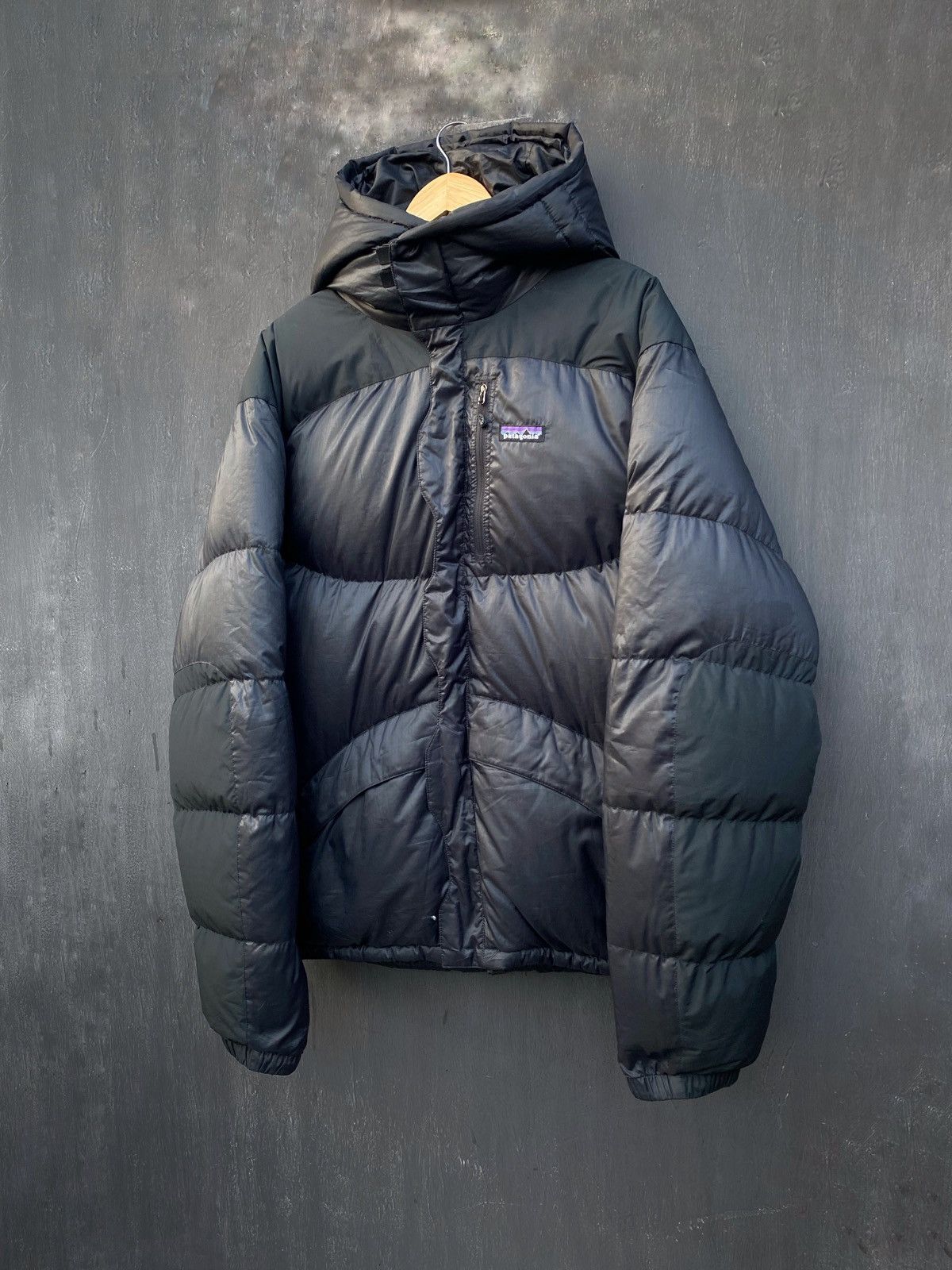 image of Patagonia Vintage Fitz Roy Puffer Down Jacket Size L/xl in Black, Men's