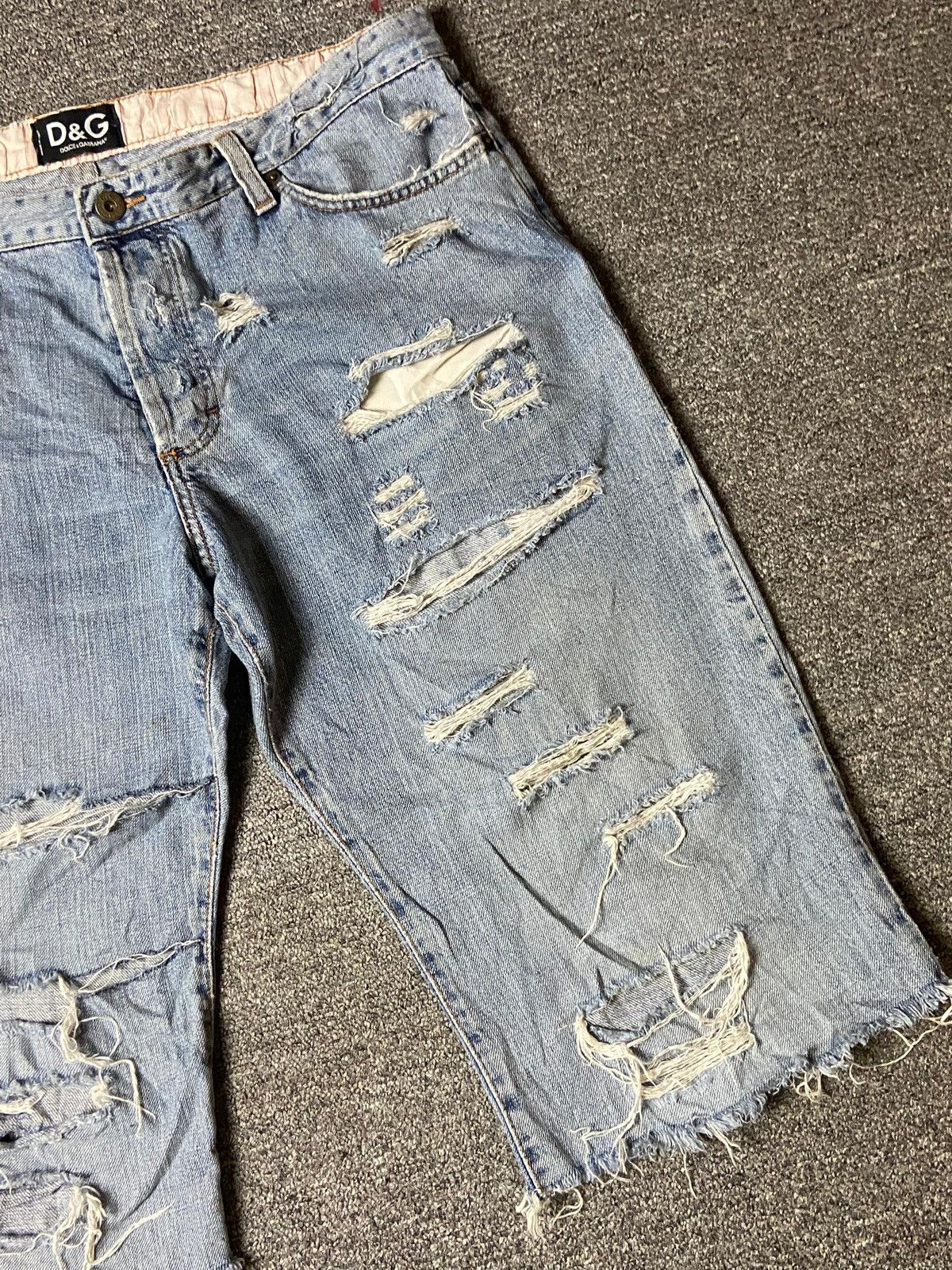 Dolce & Gabbana × Vintage Dolce & Gabbana Distressed Denim Ripped Shorts Jeans (126) Size US 36 / EU 52 - 9 Thumbnail