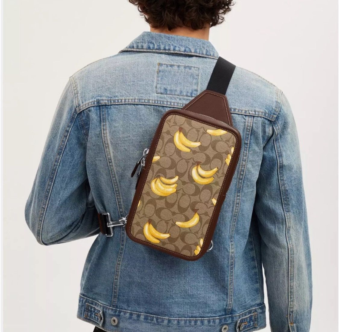 Coach NWT Sullivan Pack In Signature Canvas With Banana Print Size ONE SIZE - 8 Thumbnail