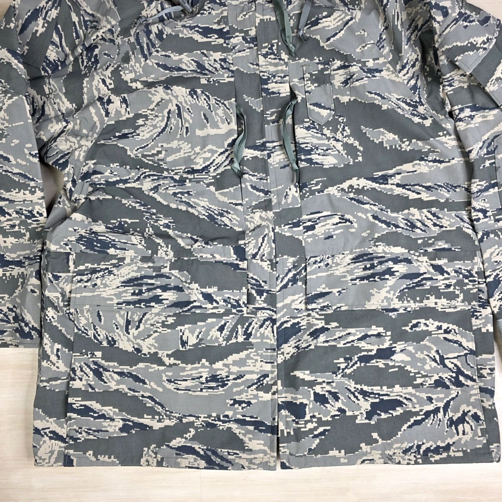 Vintage U.S. Military Parka AIR FORCE TIGER STRIPE Waterproof Size Large Regular All-Purpose Environmental Tiger Stripe Gray Size US L / EU 52-54 / 3 - 6 Thumbnail
