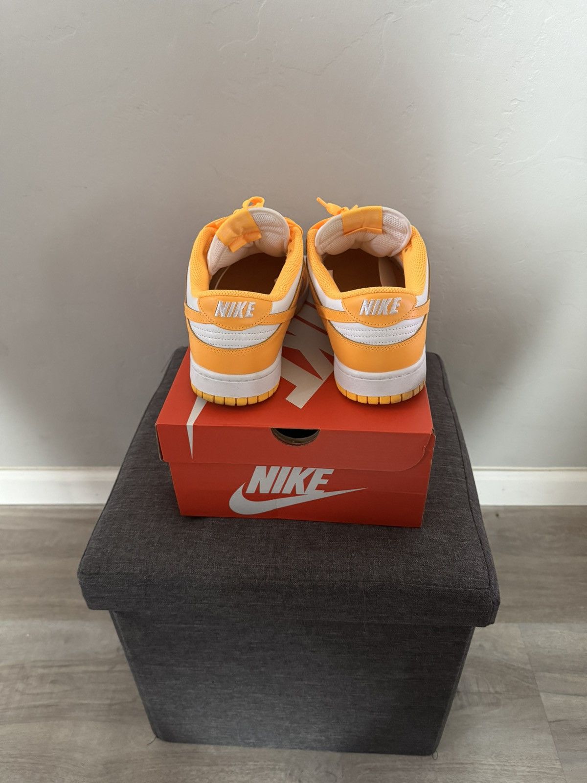 Nike Women’s Laser orange dunk Size US 10.5 / EU 43-44 - 4 Thumbnail