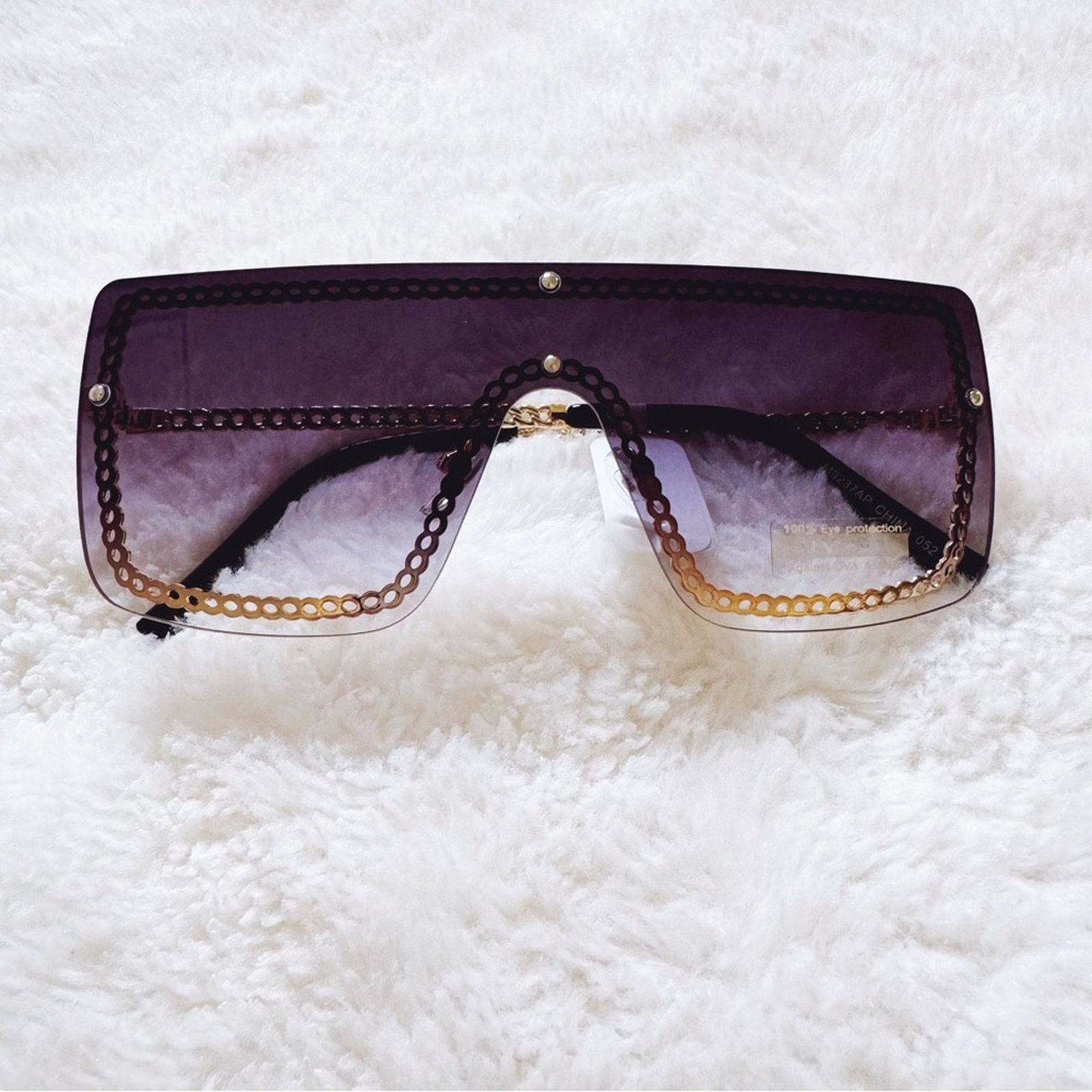 Other Christine Black Two Tone w/ Gold Chain Shield Sunglasses Size ONE SIZE - 1 Thumbnail