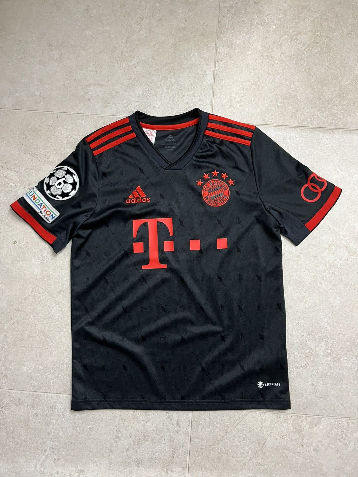 Adidas Bayern Munich 2022/23 Third kit Black and red Size US S / EU 44-46 / 1 - 1 Thumbnail