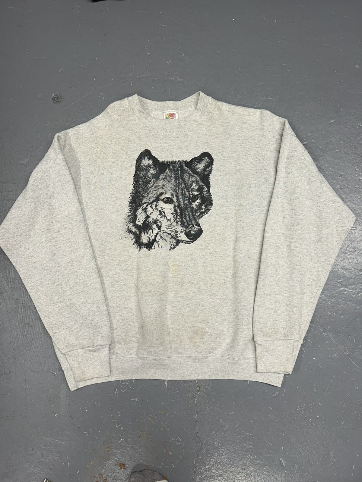 Vintage Crazy Vintage 90s Essential Grey Wolf Crewneck Sweatshirt Size US L / EU 52-54 / 3 - 1 Thumbnail
