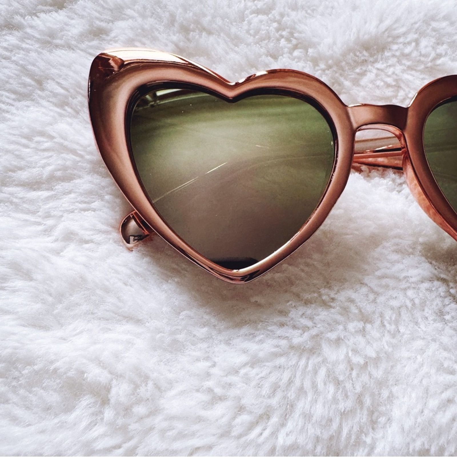 Other Addison Gold Heart-Shaped Sunglasses Size ONE SIZE - 3 Thumbnail