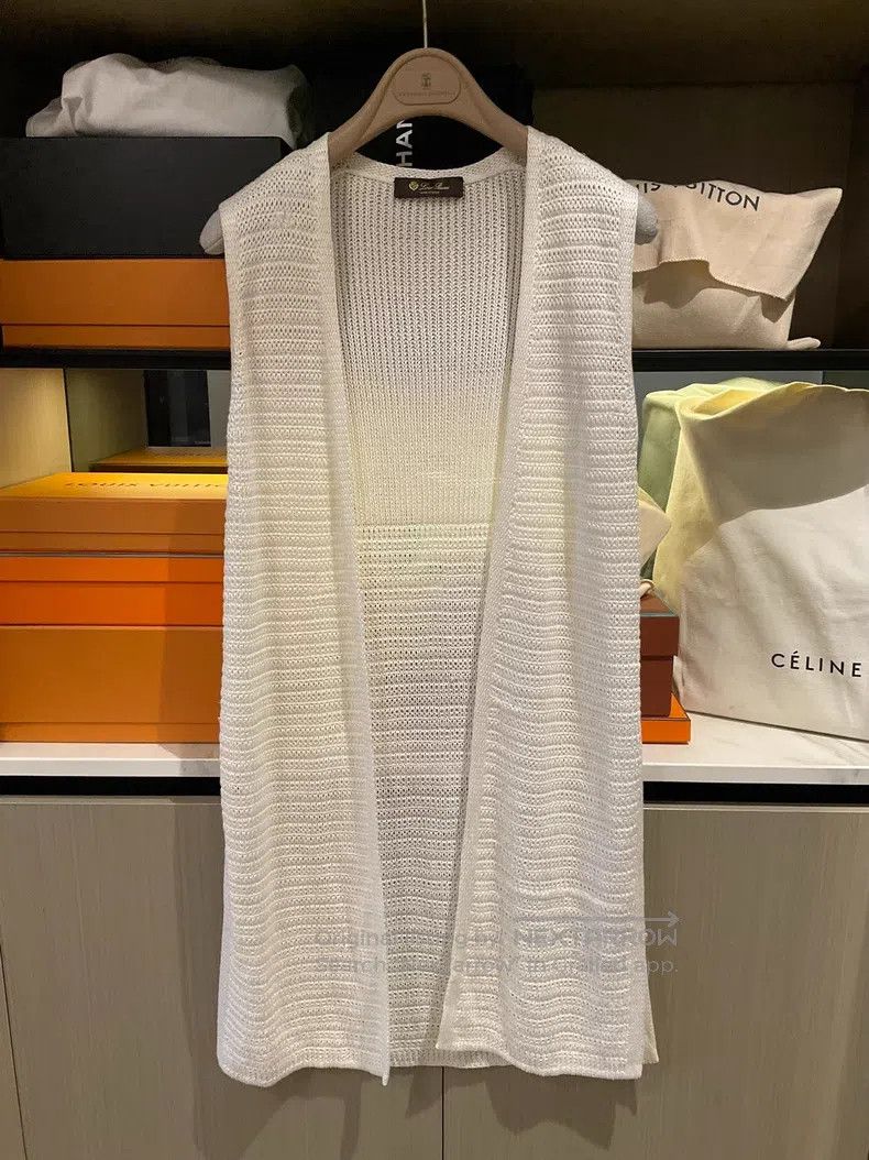 Loro Piana Loro Piana White Knitted Vest, Fabric 70% Linen/30% Mulber Size XS / US 0-2 / IT 36-38 - 1 Thumbnail